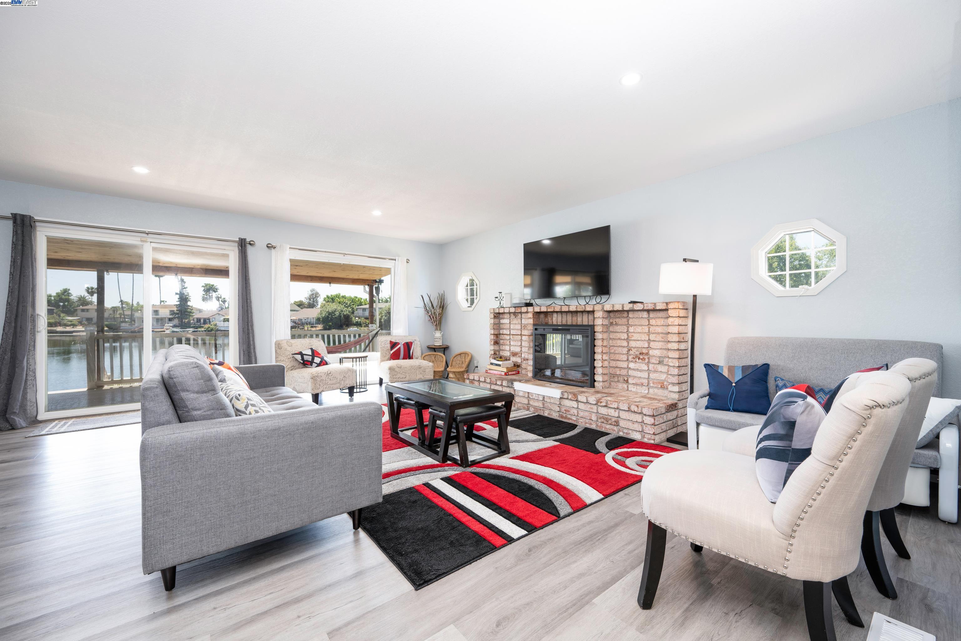 Detail Gallery Image 3 of 21 For 5514 Marlin Ct, Discovery Bay,  CA 94505 - 3 Beds | 2 Baths