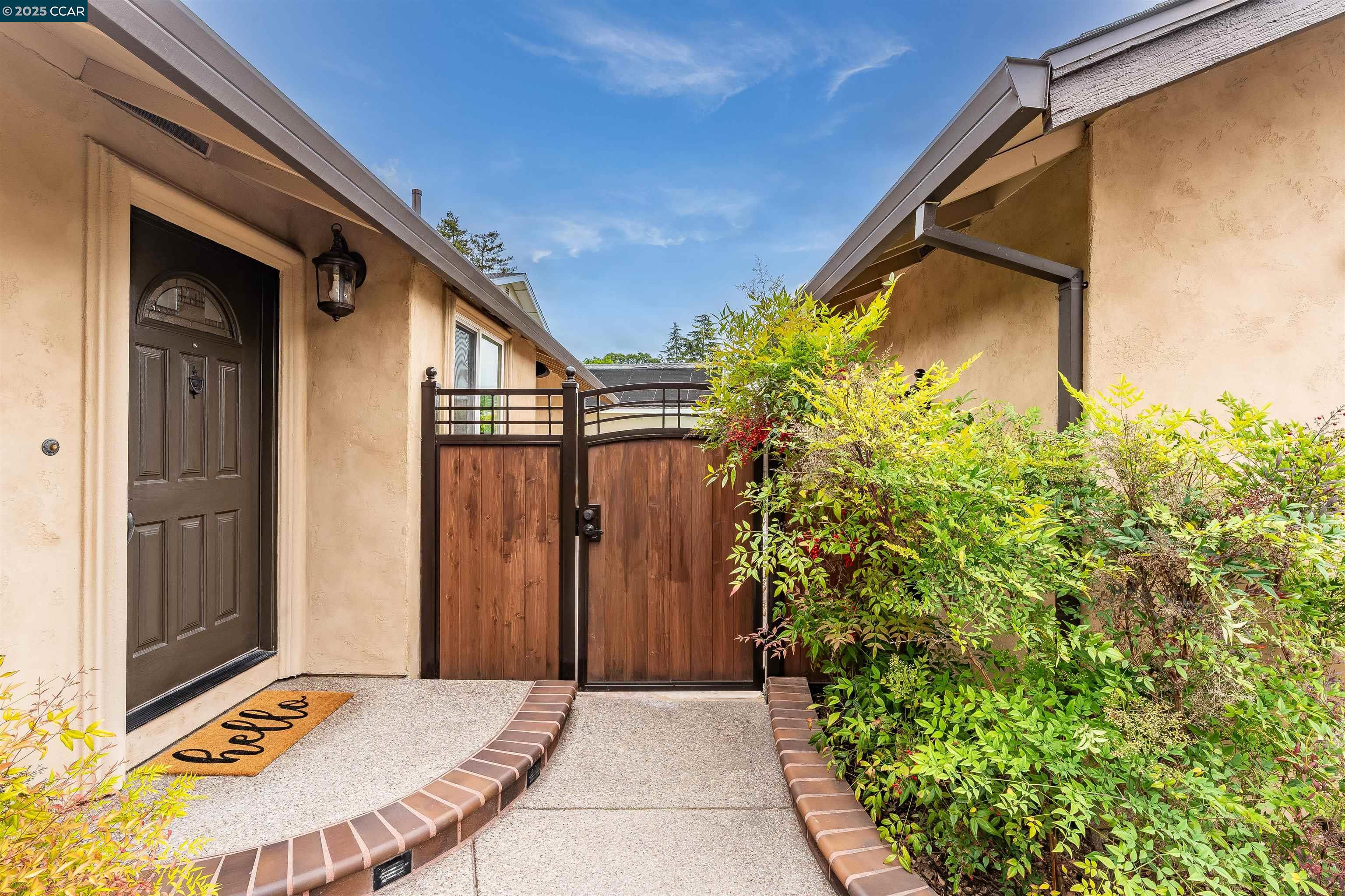 Detail Gallery Image 13 of 58 For 5588 Gonzalez Ct, Concord,  CA 94521 - 3 Beds | 2 Baths