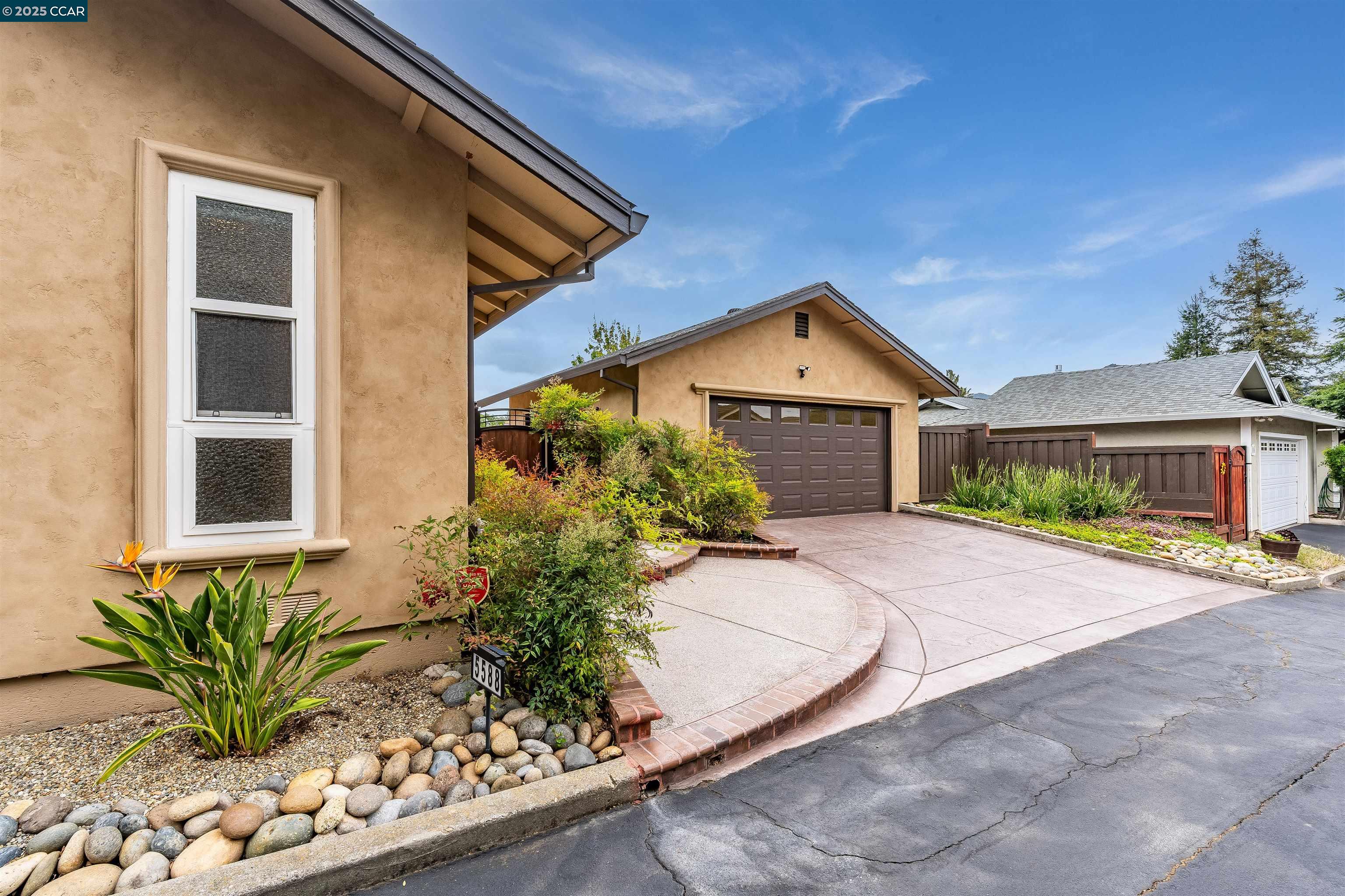 Detail Gallery Image 7 of 58 For 5588 Gonzalez Ct, Concord,  CA 94521 - 3 Beds | 2 Baths