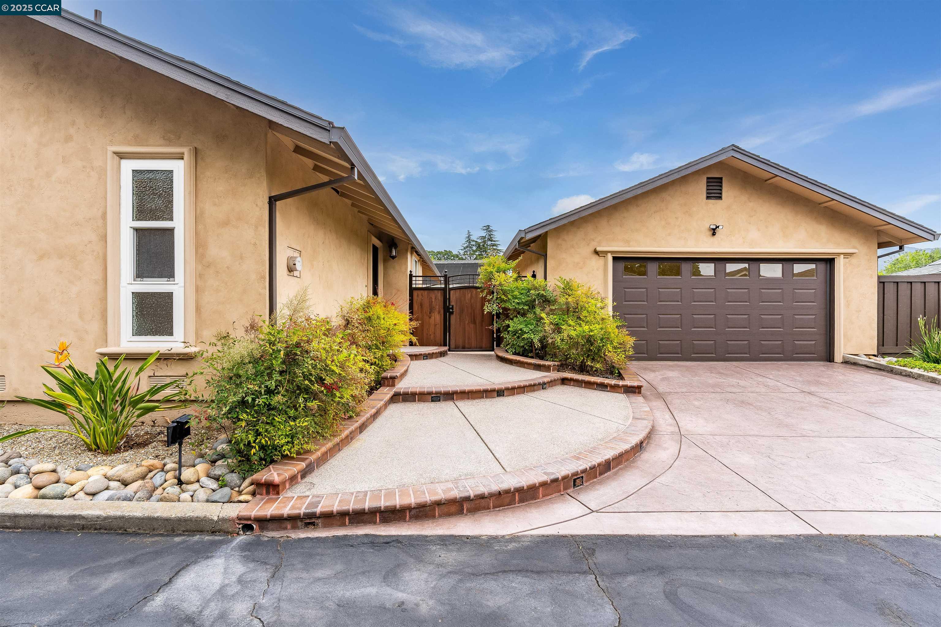 Detail Gallery Image 8 of 58 For 5588 Gonzalez Ct, Concord,  CA 94521 - 3 Beds | 2 Baths