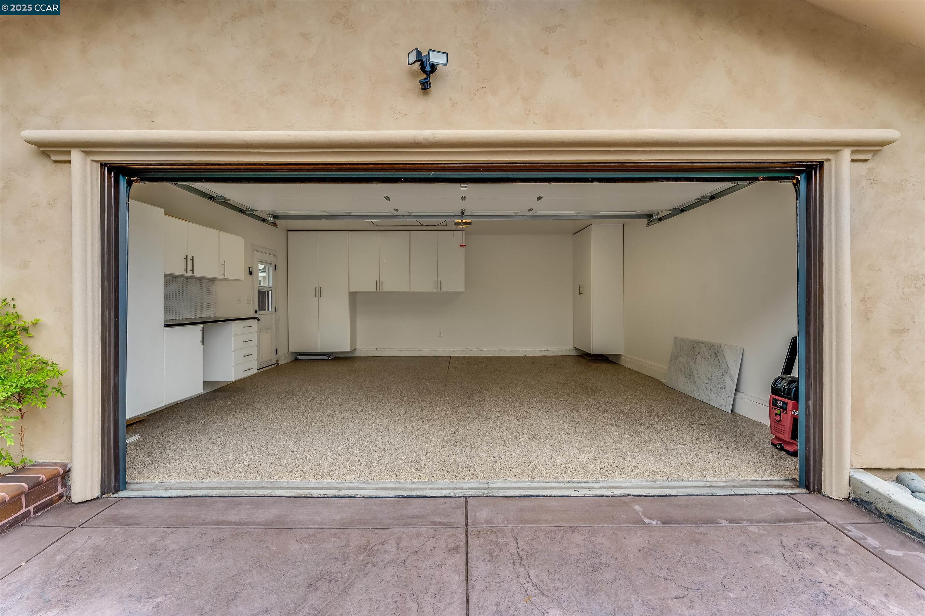 Detail Gallery Image 10 of 58 For 5588 Gonzalez Ct, Concord,  CA 94521 - 3 Beds | 2 Baths