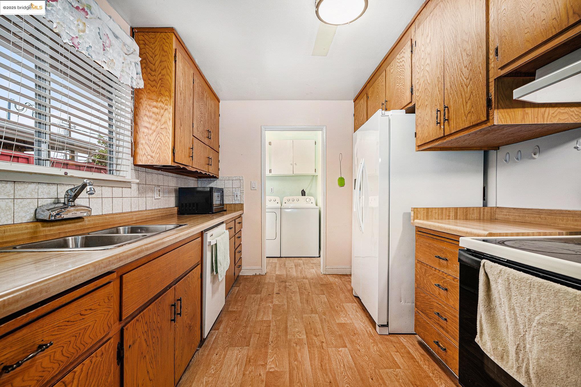 Detail Gallery Image 14 of 27 For 2135 Marsh Ave, Pittsburg,  CA 94565 - 3 Beds | 1/1 Baths