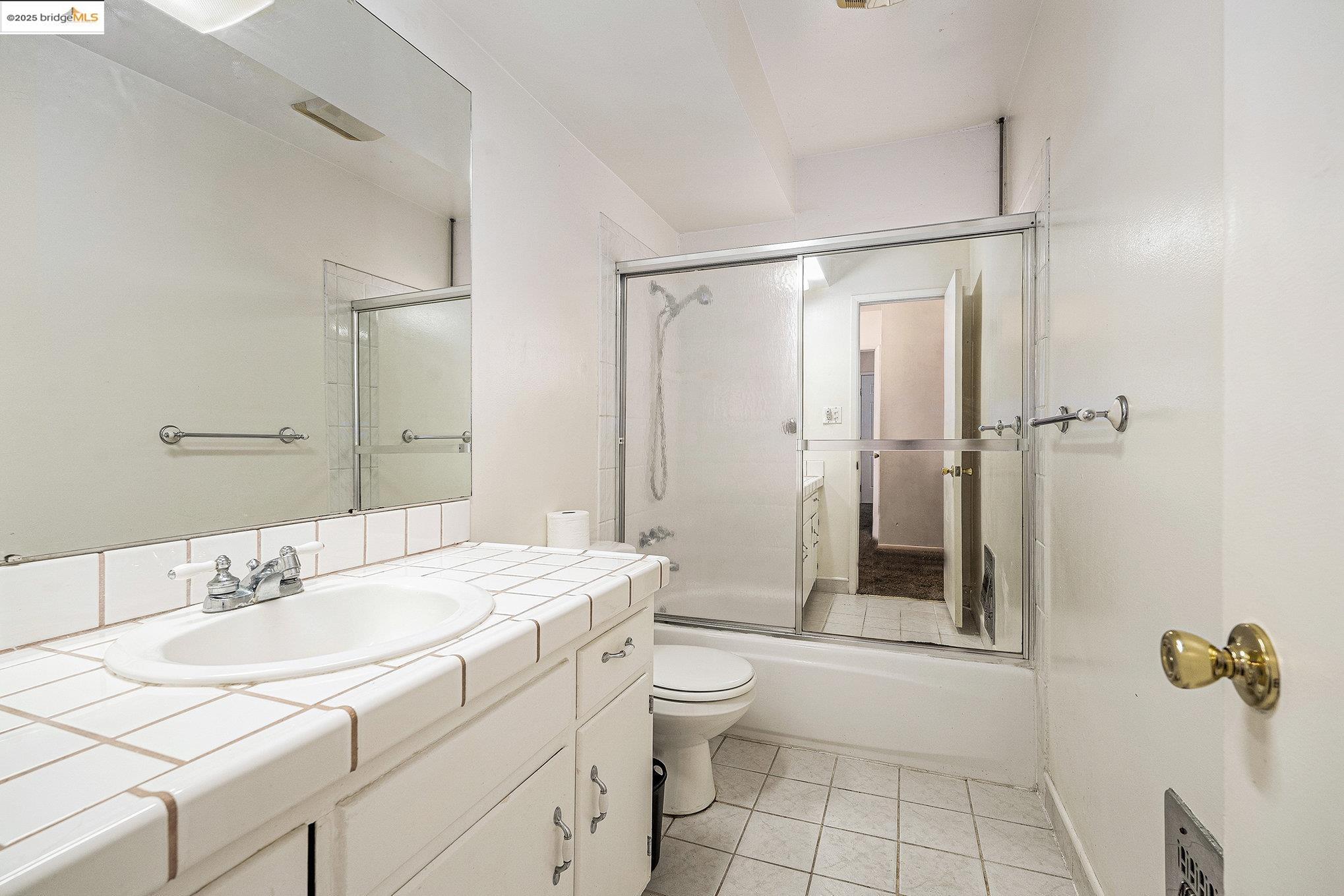 Detail Gallery Image 18 of 27 For 2135 Marsh Ave, Pittsburg,  CA 94565 - 3 Beds | 1/1 Baths