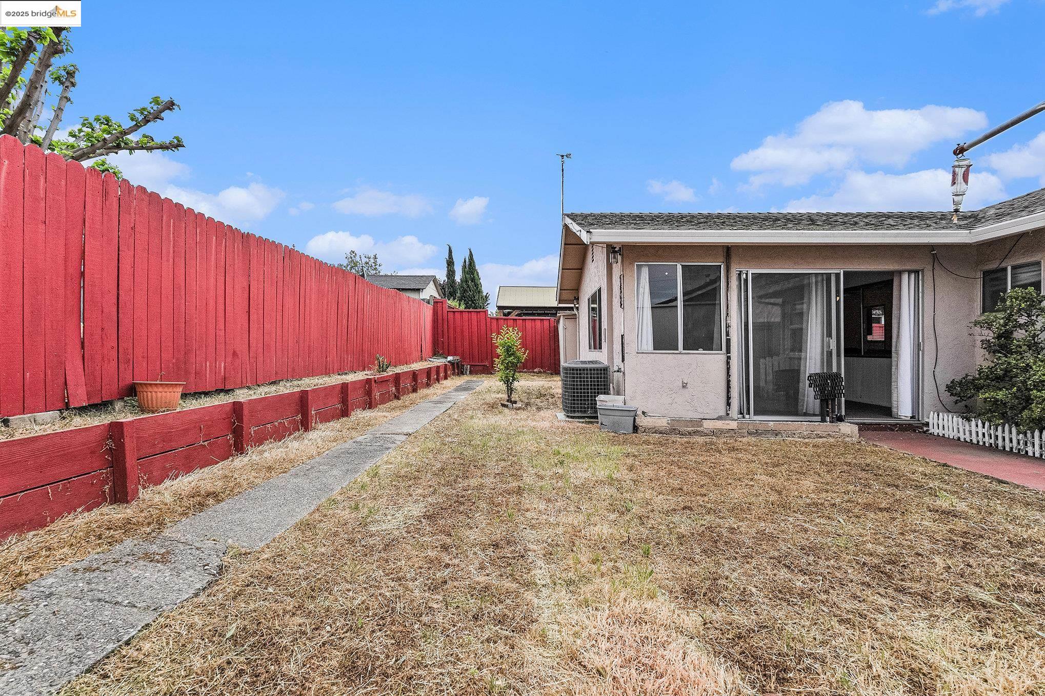 Detail Gallery Image 23 of 27 For 2135 Marsh Ave, Pittsburg,  CA 94565 - 3 Beds | 1/1 Baths