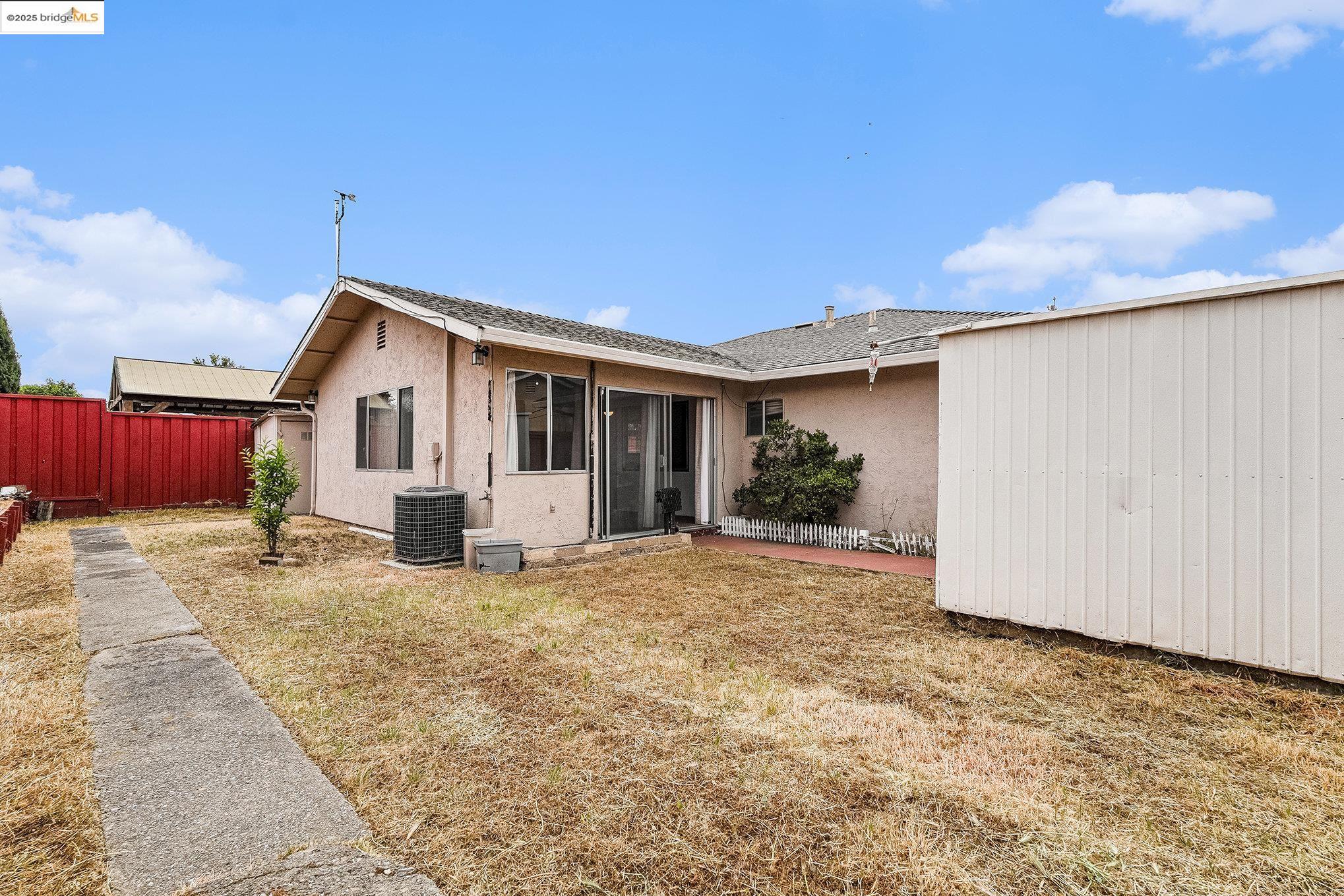 Detail Gallery Image 24 of 27 For 2135 Marsh Ave, Pittsburg,  CA 94565 - 3 Beds | 1/1 Baths