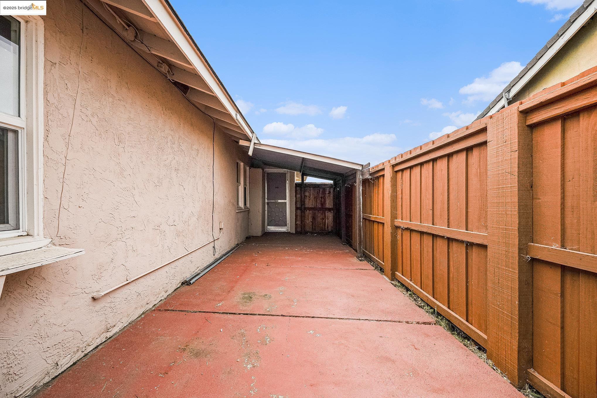 Detail Gallery Image 26 of 27 For 2135 Marsh Ave, Pittsburg,  CA 94565 - 3 Beds | 1/1 Baths