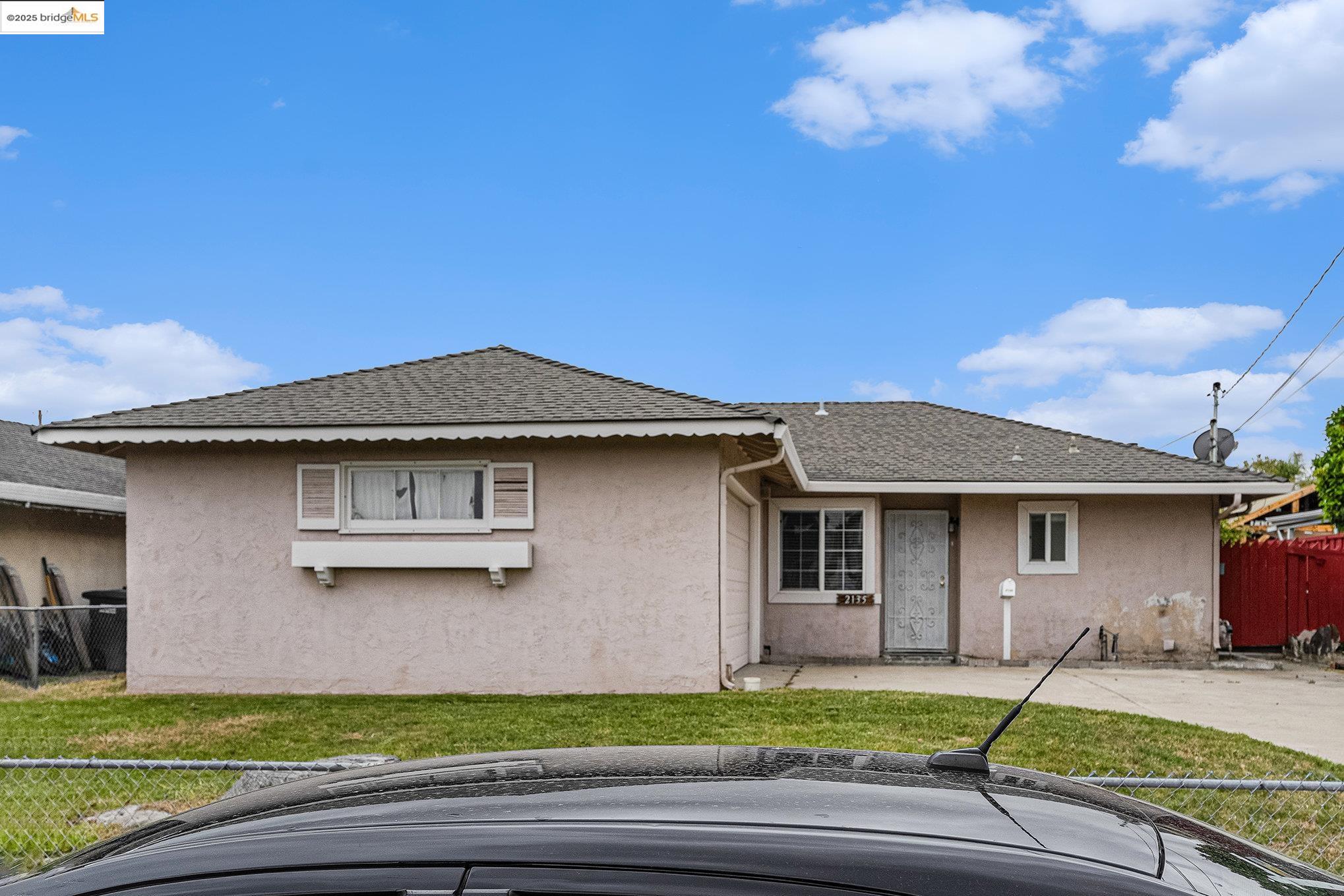 Detail Gallery Image 4 of 27 For 2135 Marsh Ave, Pittsburg,  CA 94565 - 3 Beds | 1/1 Baths