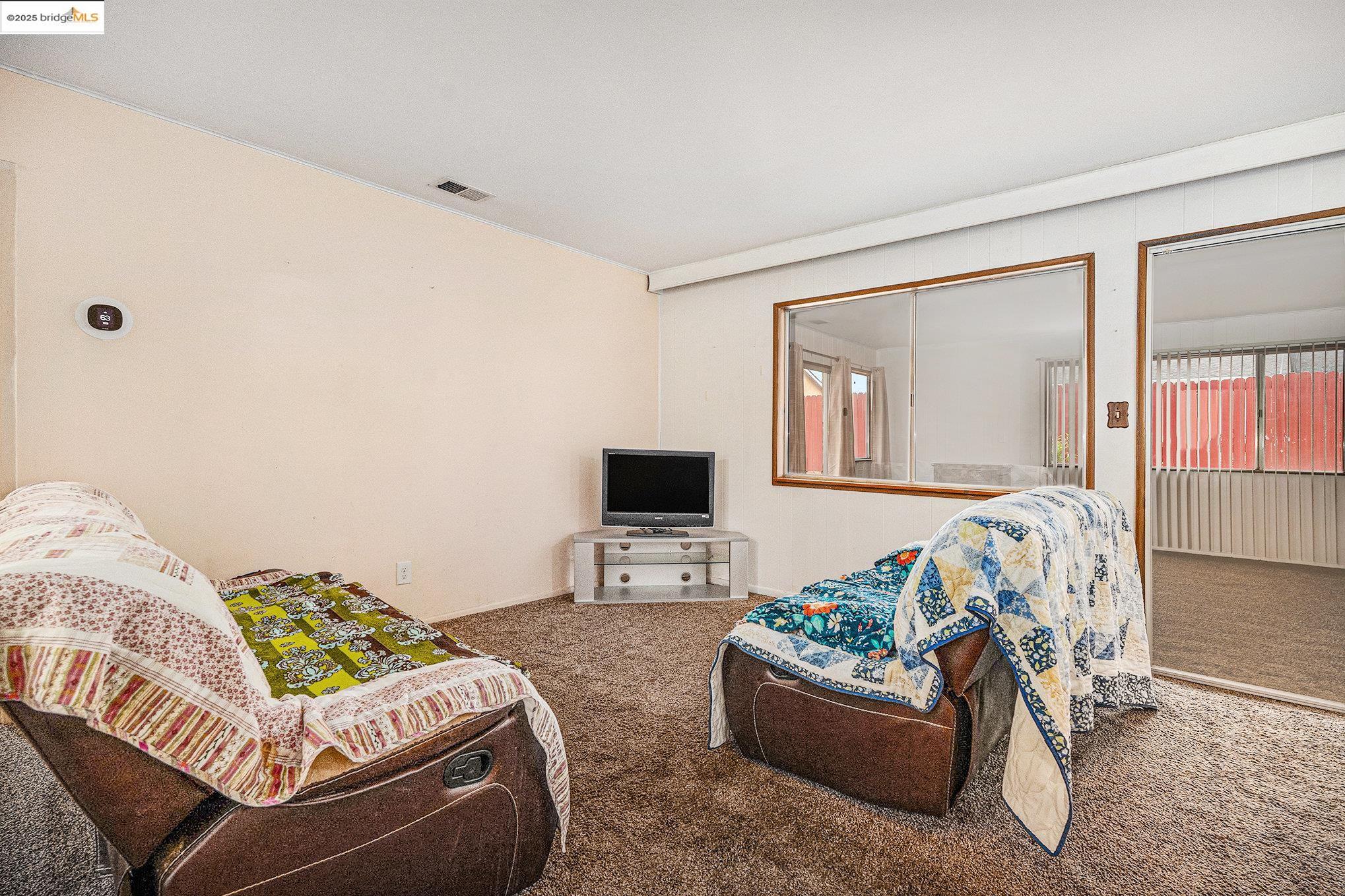 Detail Gallery Image 7 of 27 For 2135 Marsh Ave, Pittsburg,  CA 94565 - 3 Beds | 1/1 Baths