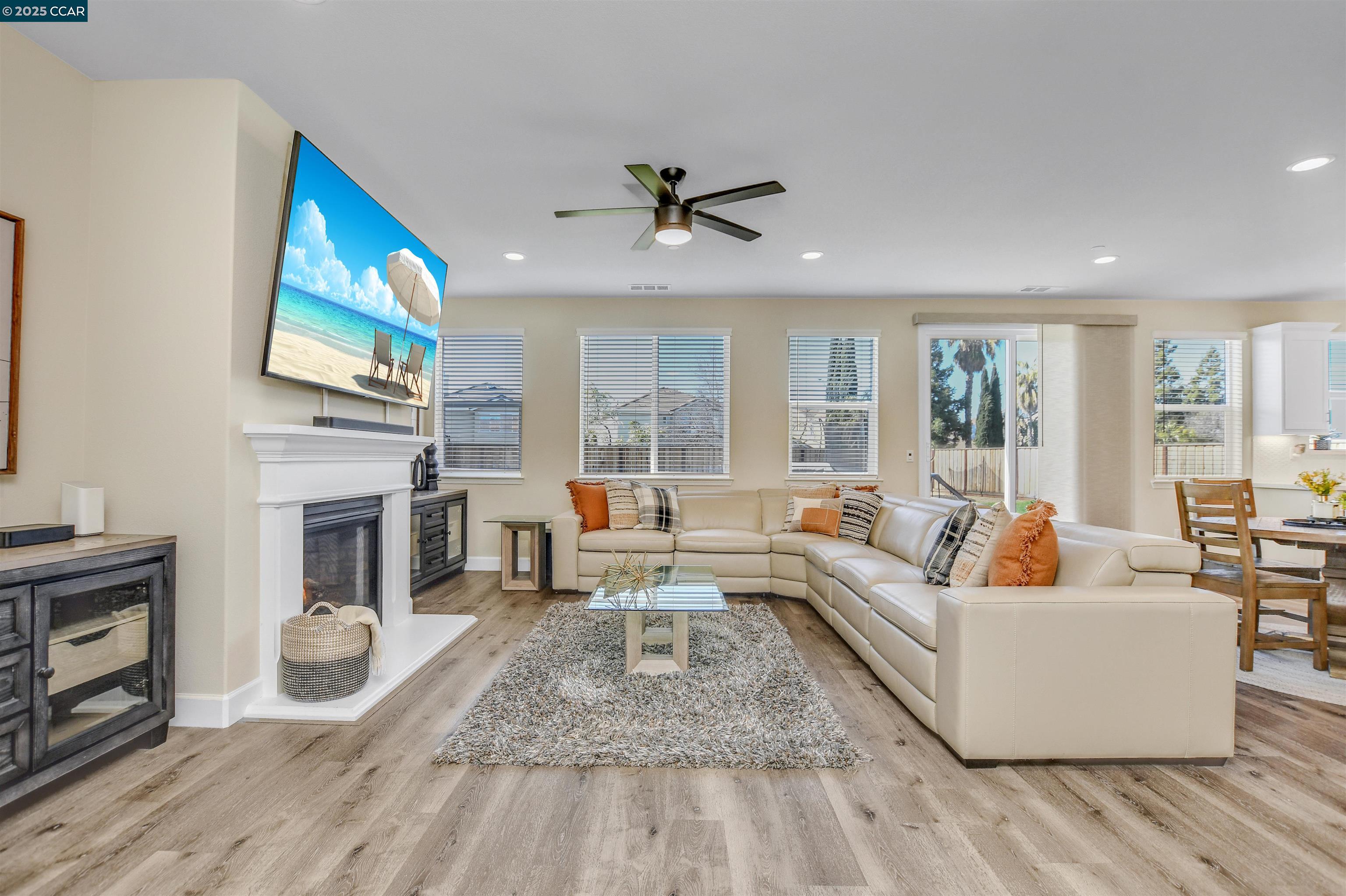 Detail Gallery Image 11 of 46 For 5420 Promontory Way, Antioch,  CA 94531 - 4 Beds | 3/1 Baths