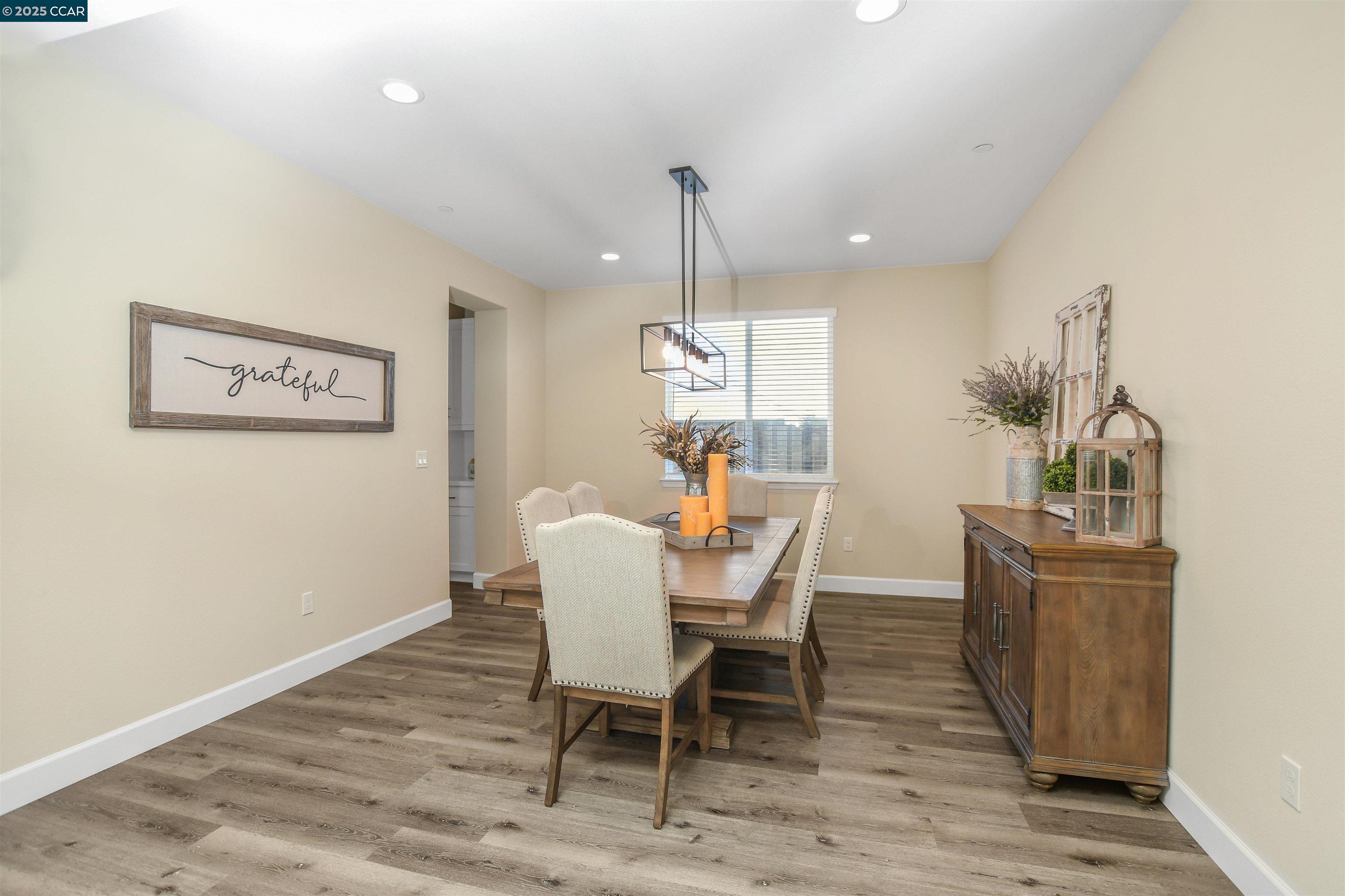 Detail Gallery Image 16 of 46 For 5420 Promontory Way, Antioch,  CA 94531 - 4 Beds | 3/1 Baths