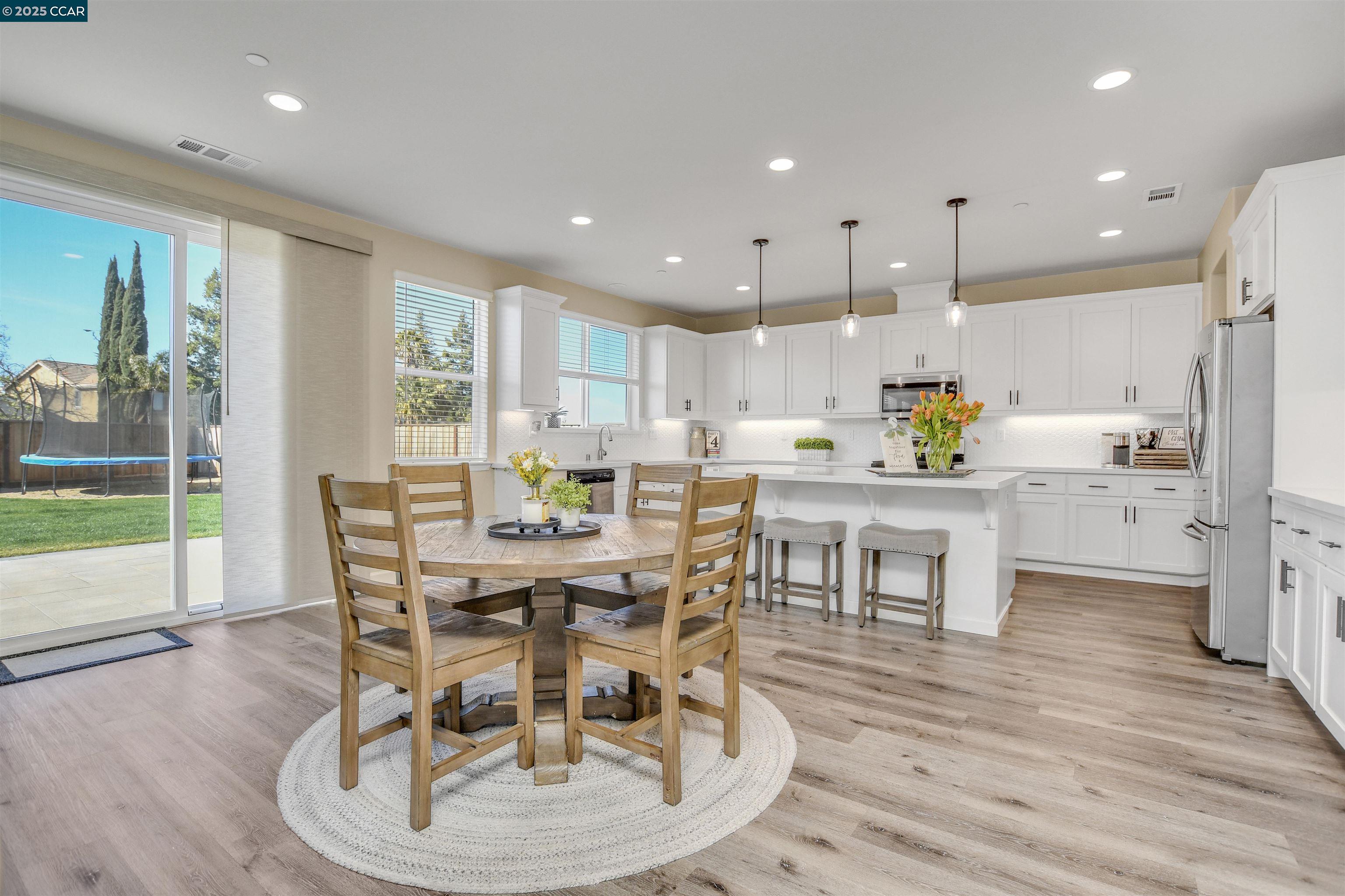 Detail Gallery Image 6 of 46 For 5420 Promontory Way, Antioch,  CA 94531 - 4 Beds | 3/1 Baths