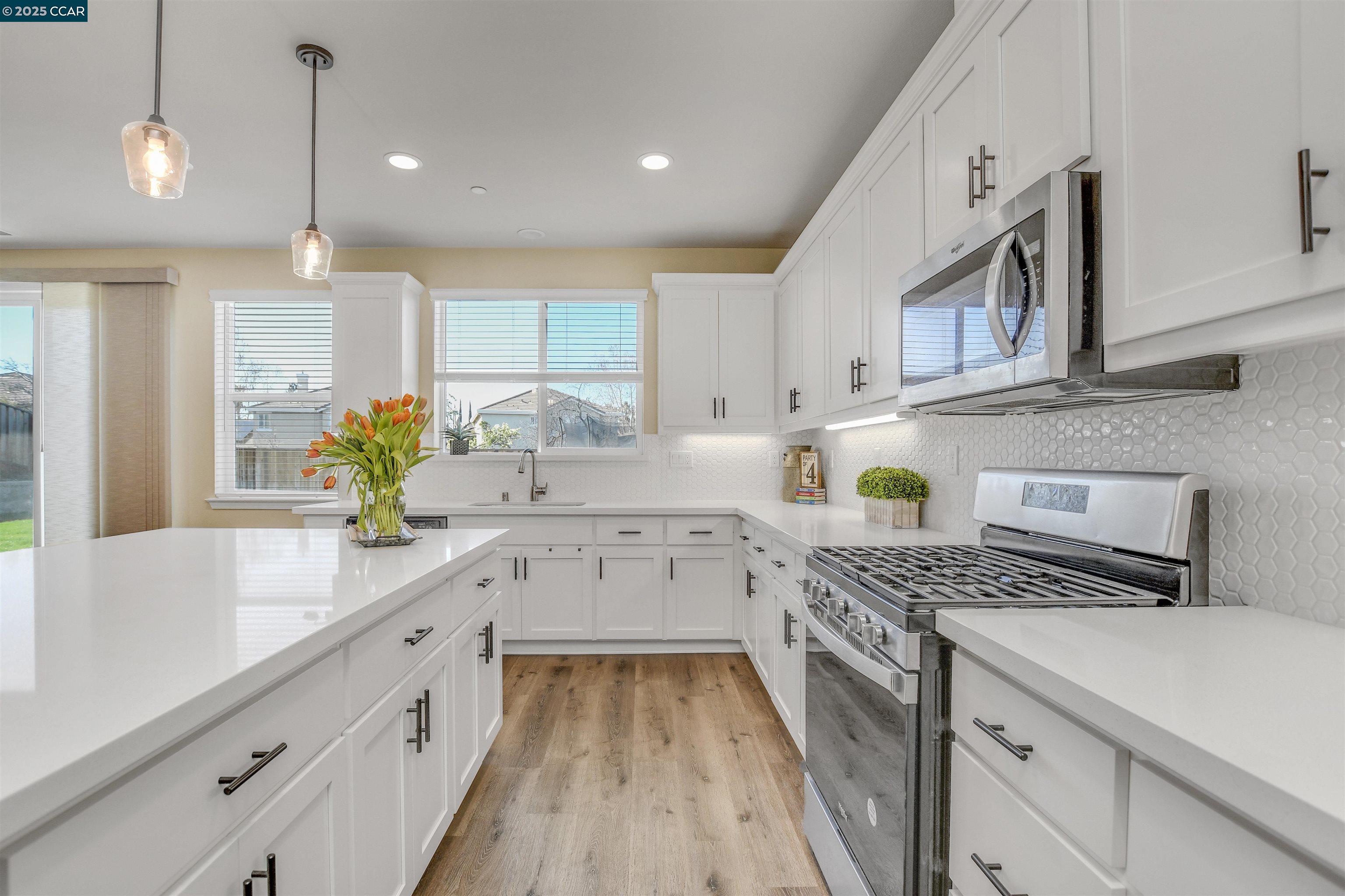 Detail Gallery Image 7 of 46 For 5420 Promontory Way, Antioch,  CA 94531 - 4 Beds | 3/1 Baths