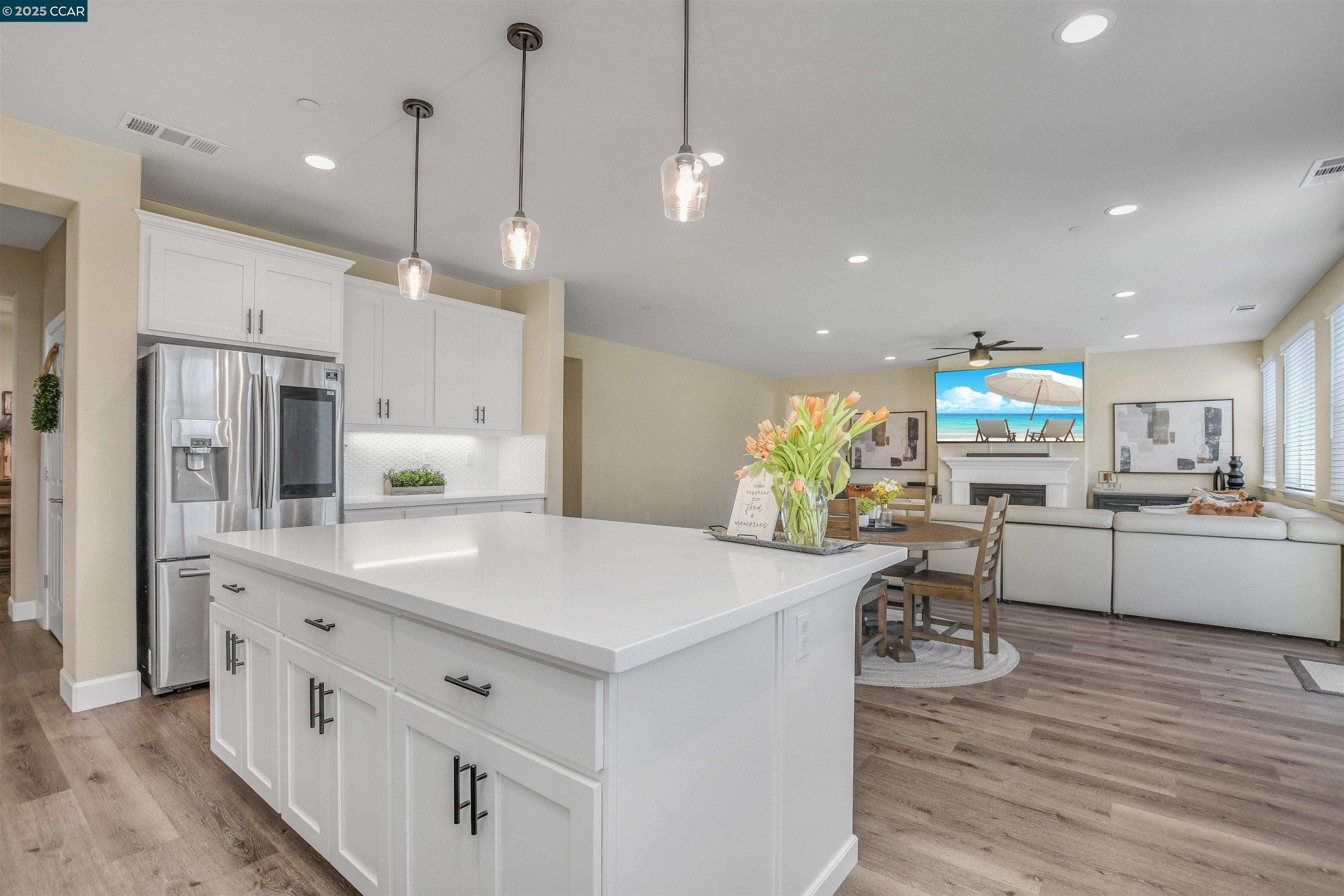 Detail Gallery Image 8 of 46 For 5420 Promontory Way, Antioch,  CA 94531 - 4 Beds | 3/1 Baths