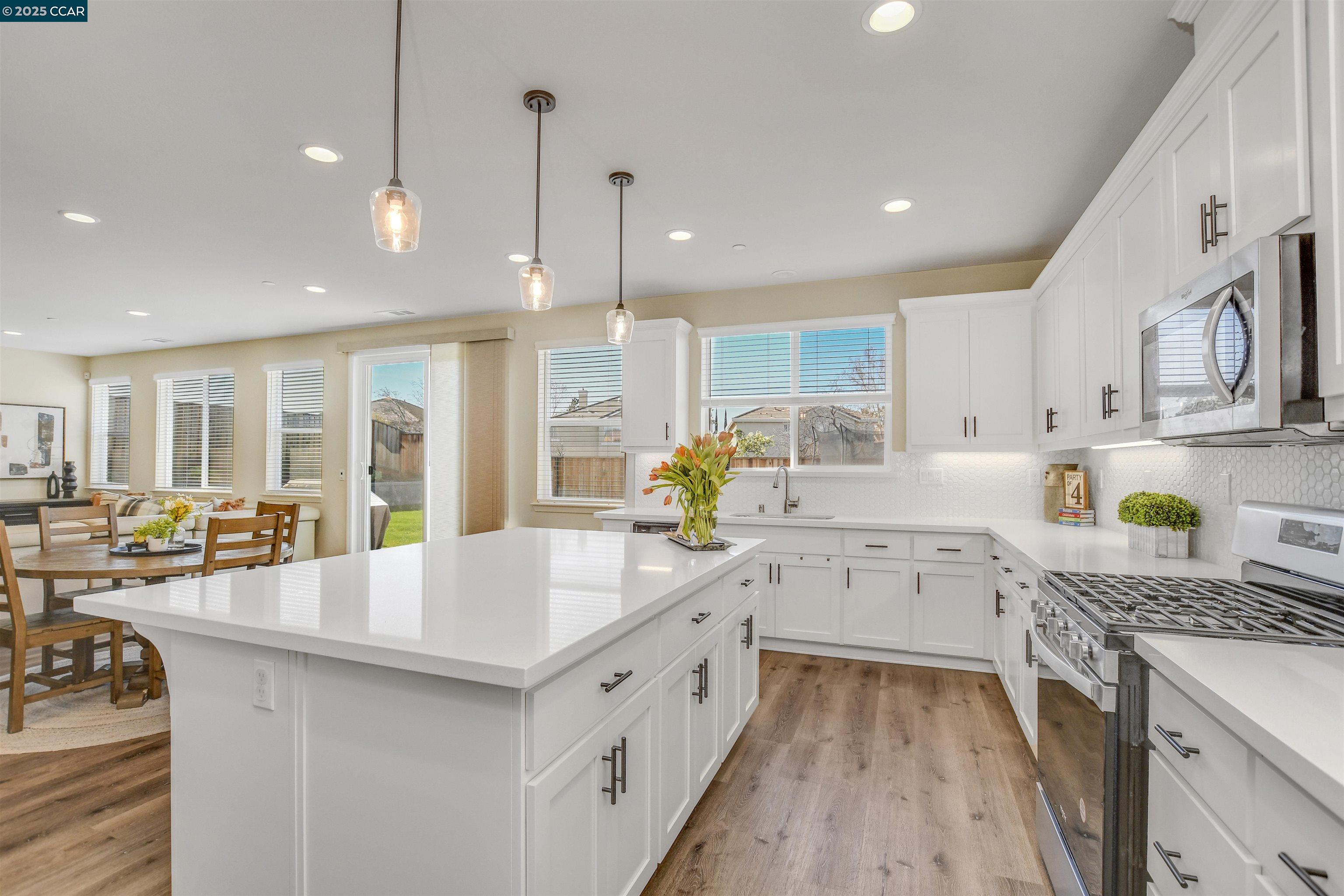 Detail Gallery Image 9 of 46 For 5420 Promontory Way, Antioch,  CA 94531 - 4 Beds | 3/1 Baths