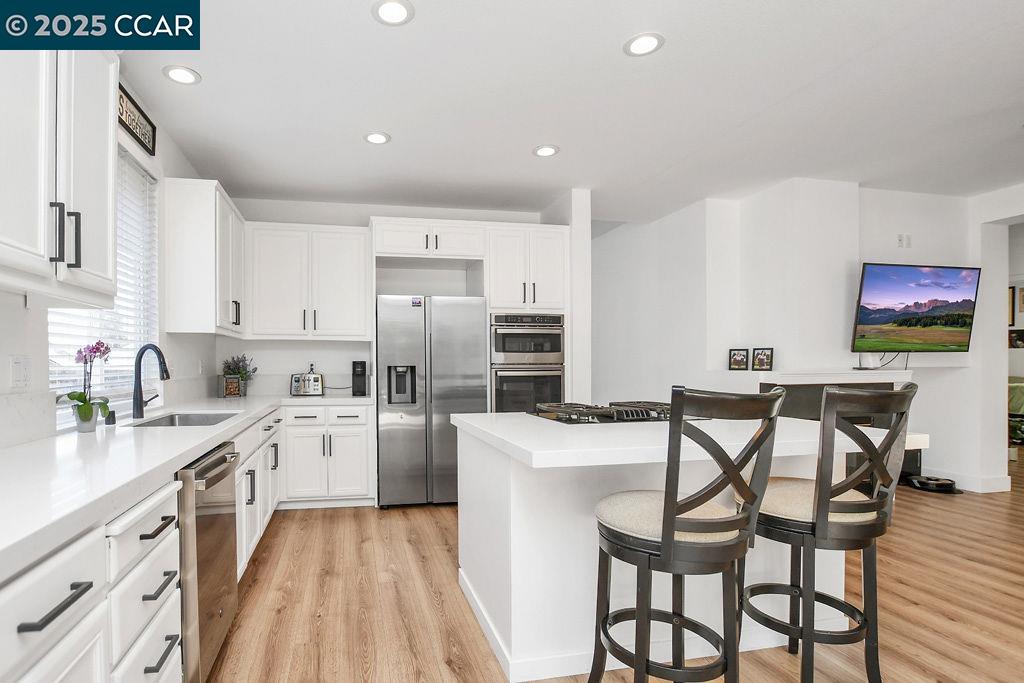Detail Gallery Image 13 of 32 For 7016 Molluk Way, Clayton,  CA 94517 - 3 Beds | 2 Baths