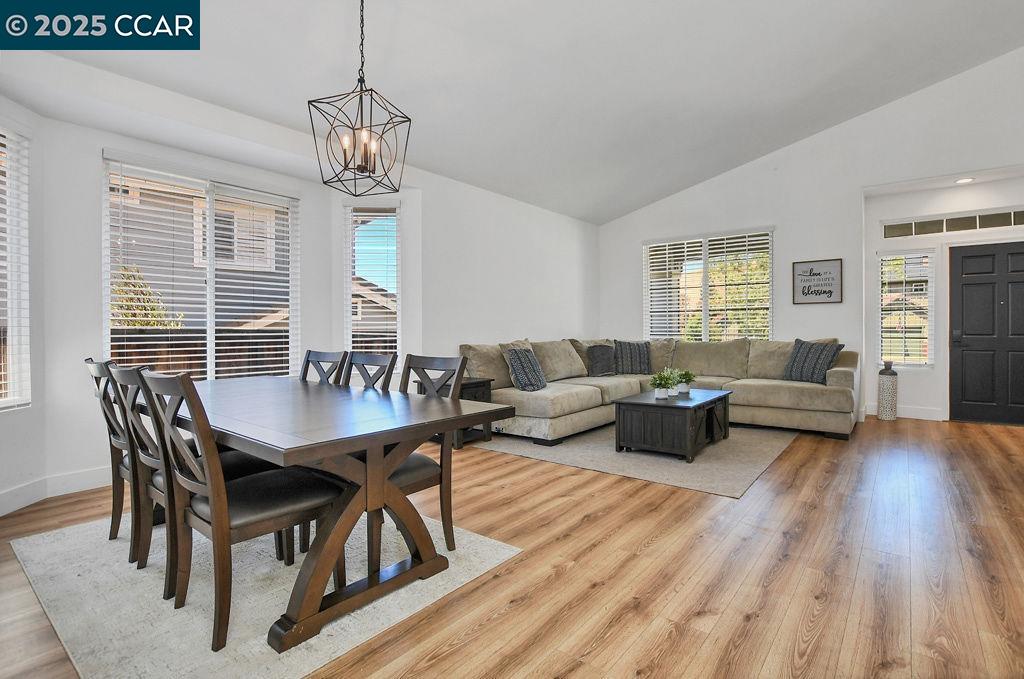 Detail Gallery Image 9 of 32 For 7016 Molluk Way, Clayton,  CA 94517 - 3 Beds | 2 Baths