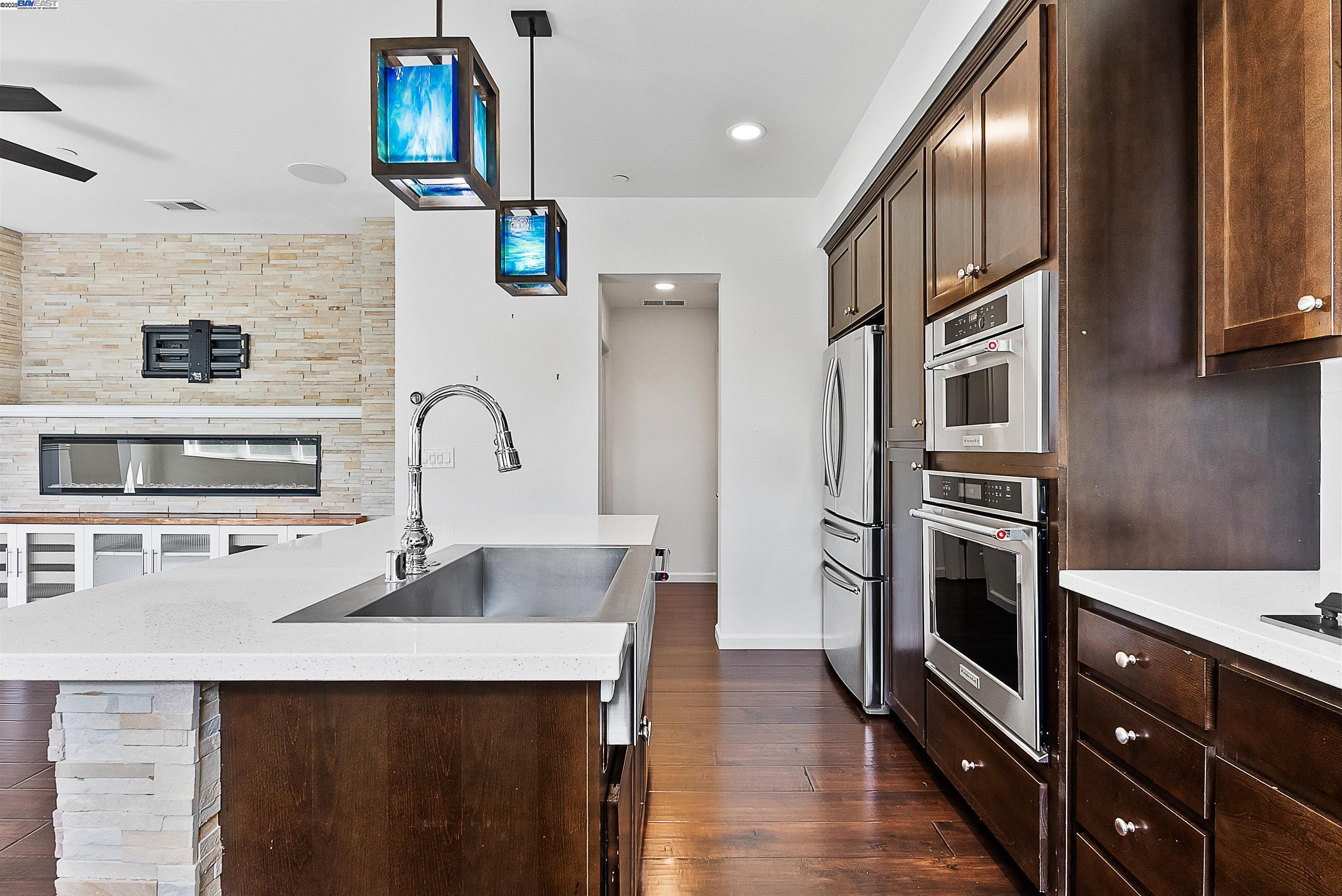 Detail Gallery Image 13 of 30 For 2030 Central Pkwy, Dublin,  CA 94568 - 2 Beds | 2/1 Baths