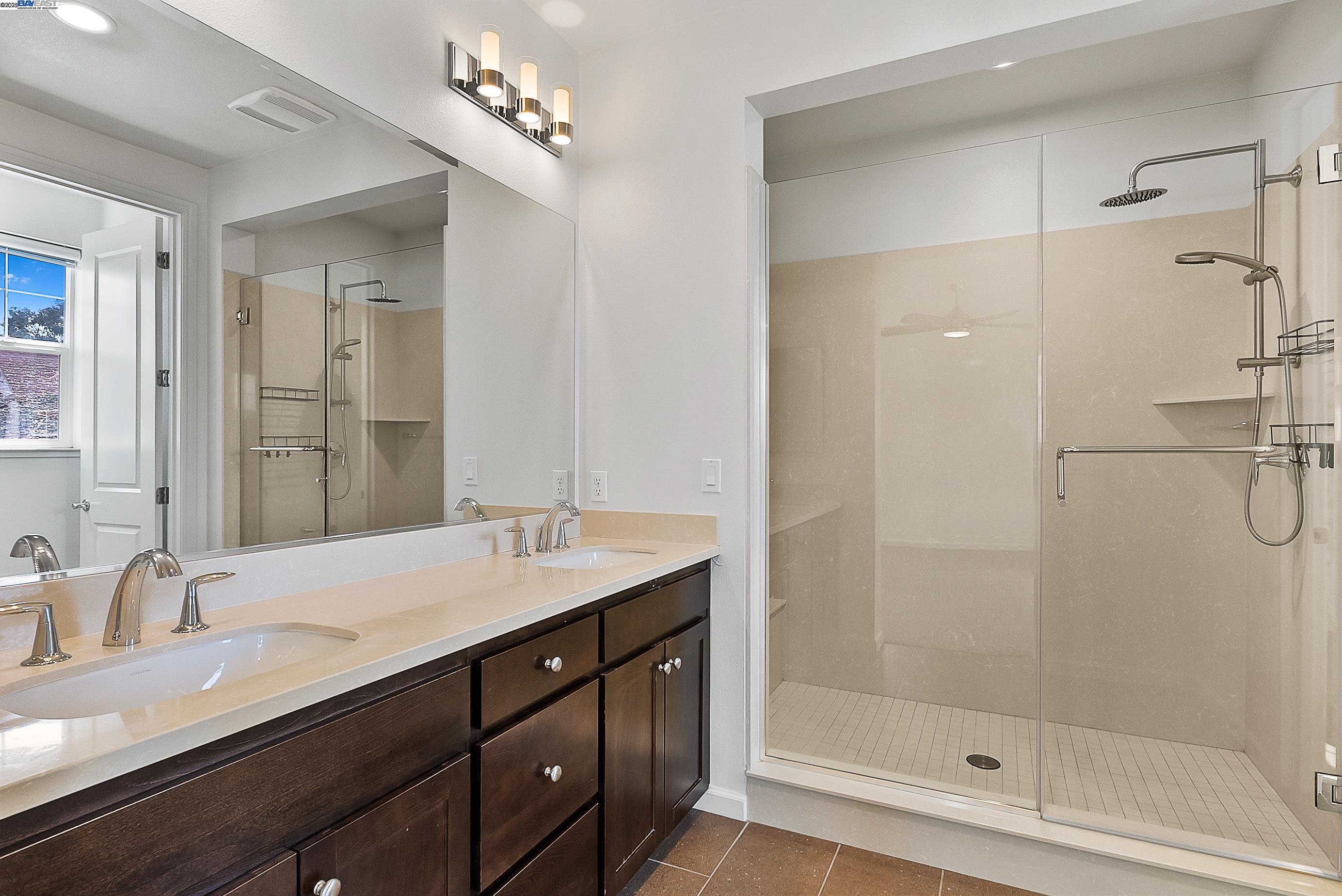 Detail Gallery Image 17 of 30 For 2030 Central Pkwy, Dublin,  CA 94568 - 2 Beds | 2/1 Baths