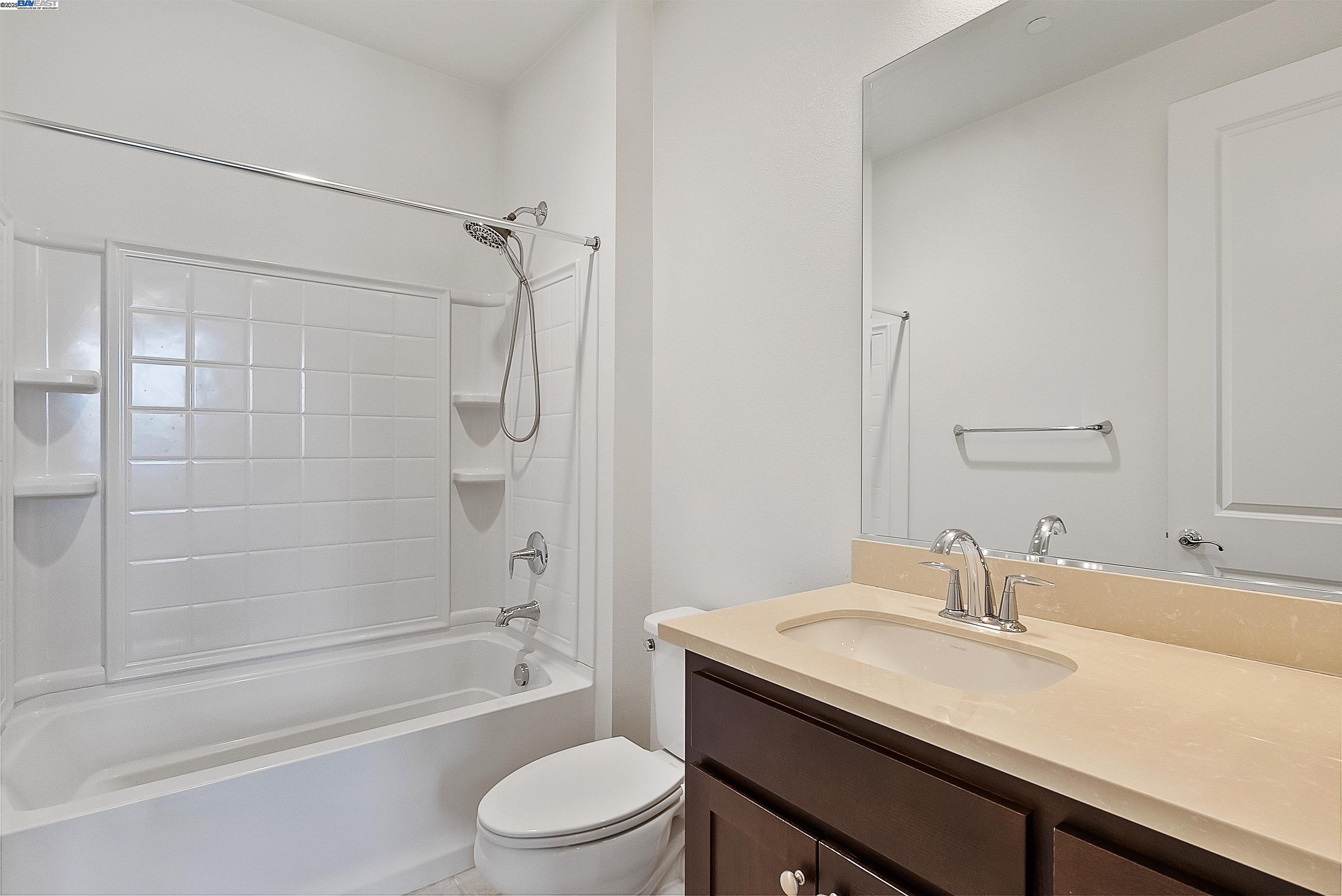 Detail Gallery Image 21 of 30 For 2030 Central Pkwy, Dublin,  CA 94568 - 2 Beds | 2/1 Baths