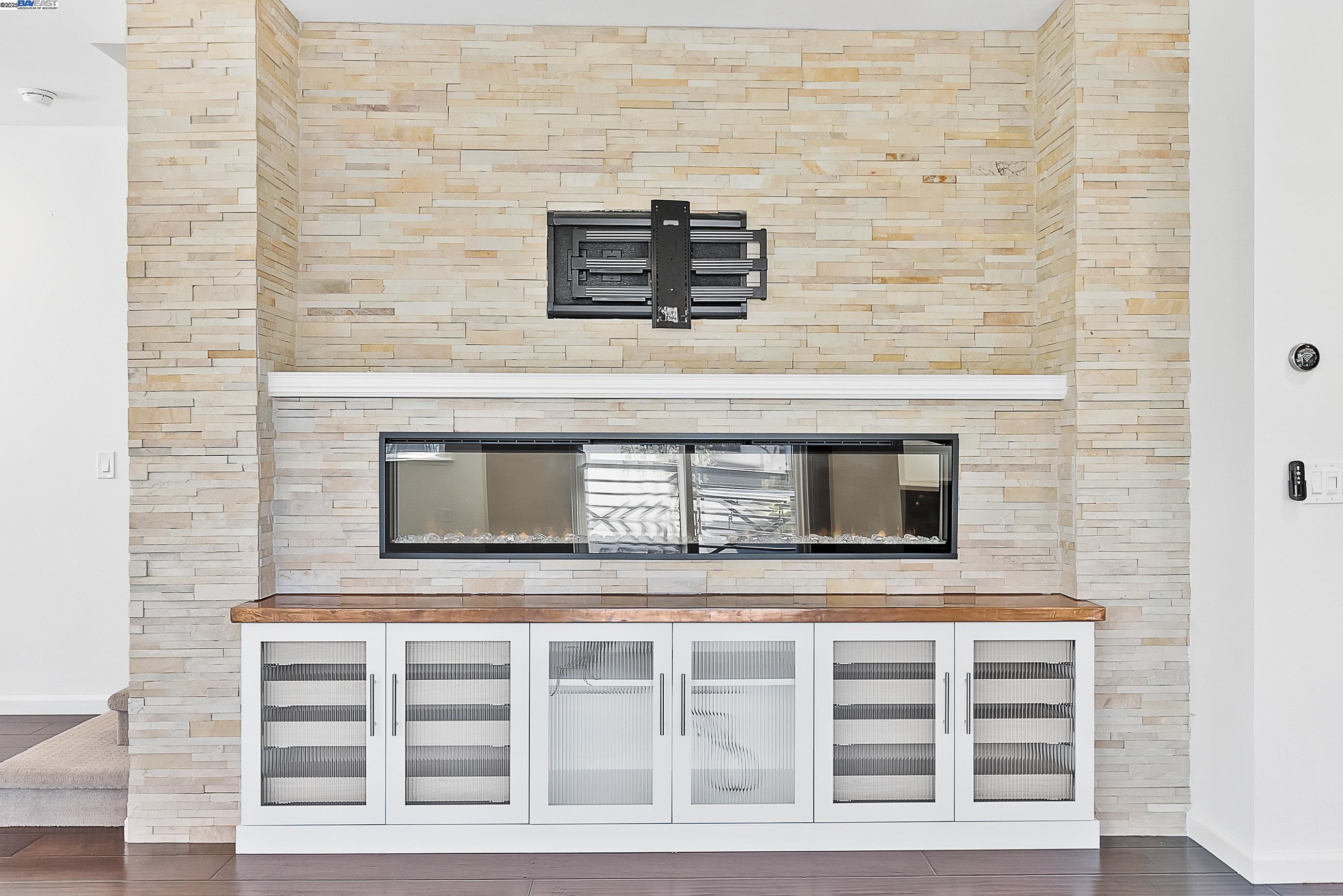 Detail Gallery Image 8 of 30 For 2030 Central Pkwy, Dublin,  CA 94568 - 2 Beds | 2/1 Baths