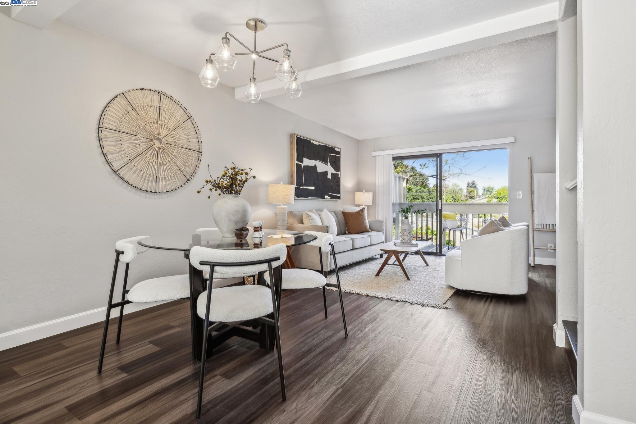 More Details about MLS # 41095435 : 1024 IMPERIAL PL
