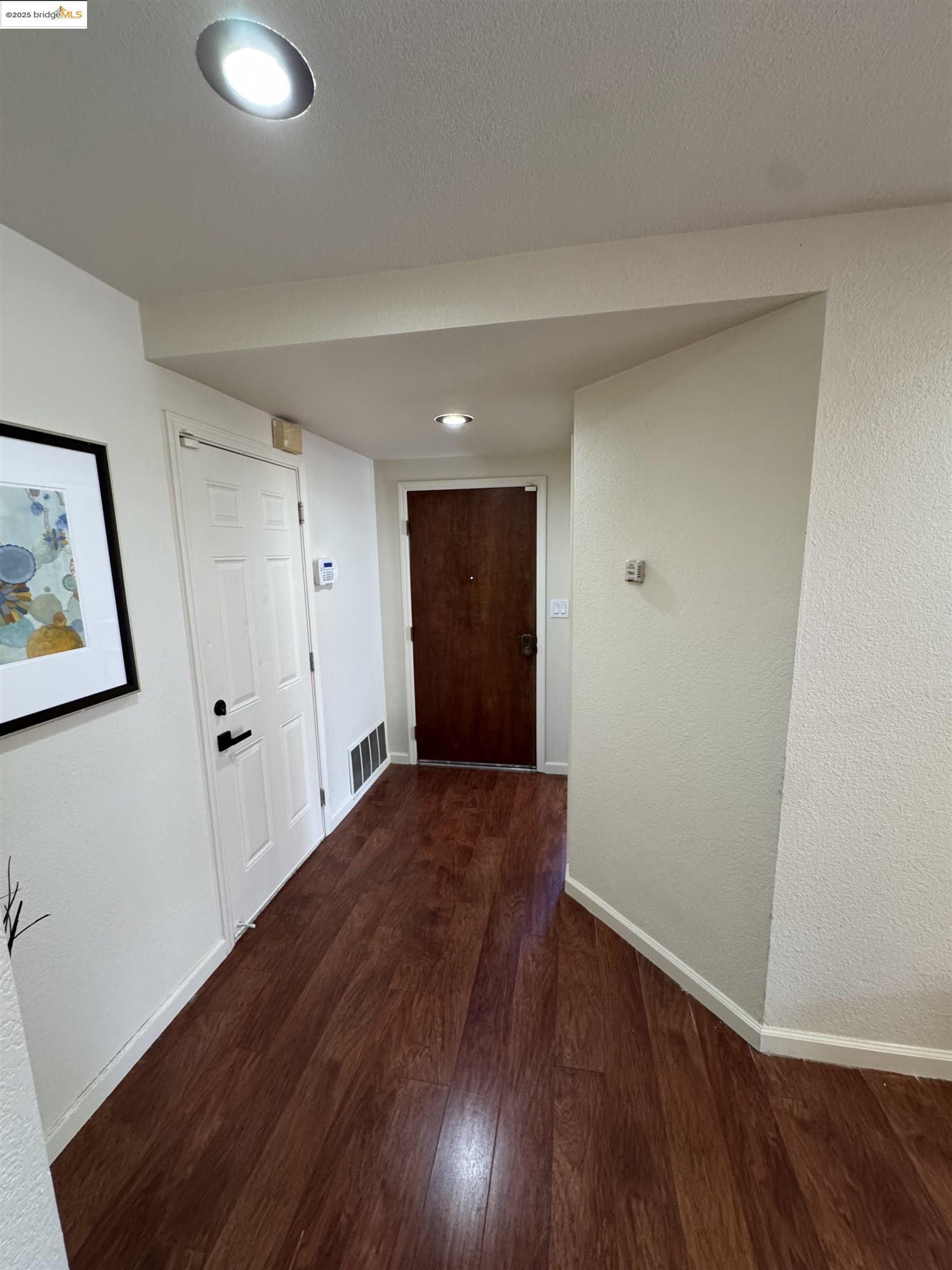 Detail Gallery Image 20 of 40 For 14415 Seagate Drive, San Leandro,  CA 94577-6405 - 3 Beds | 2/1 Baths