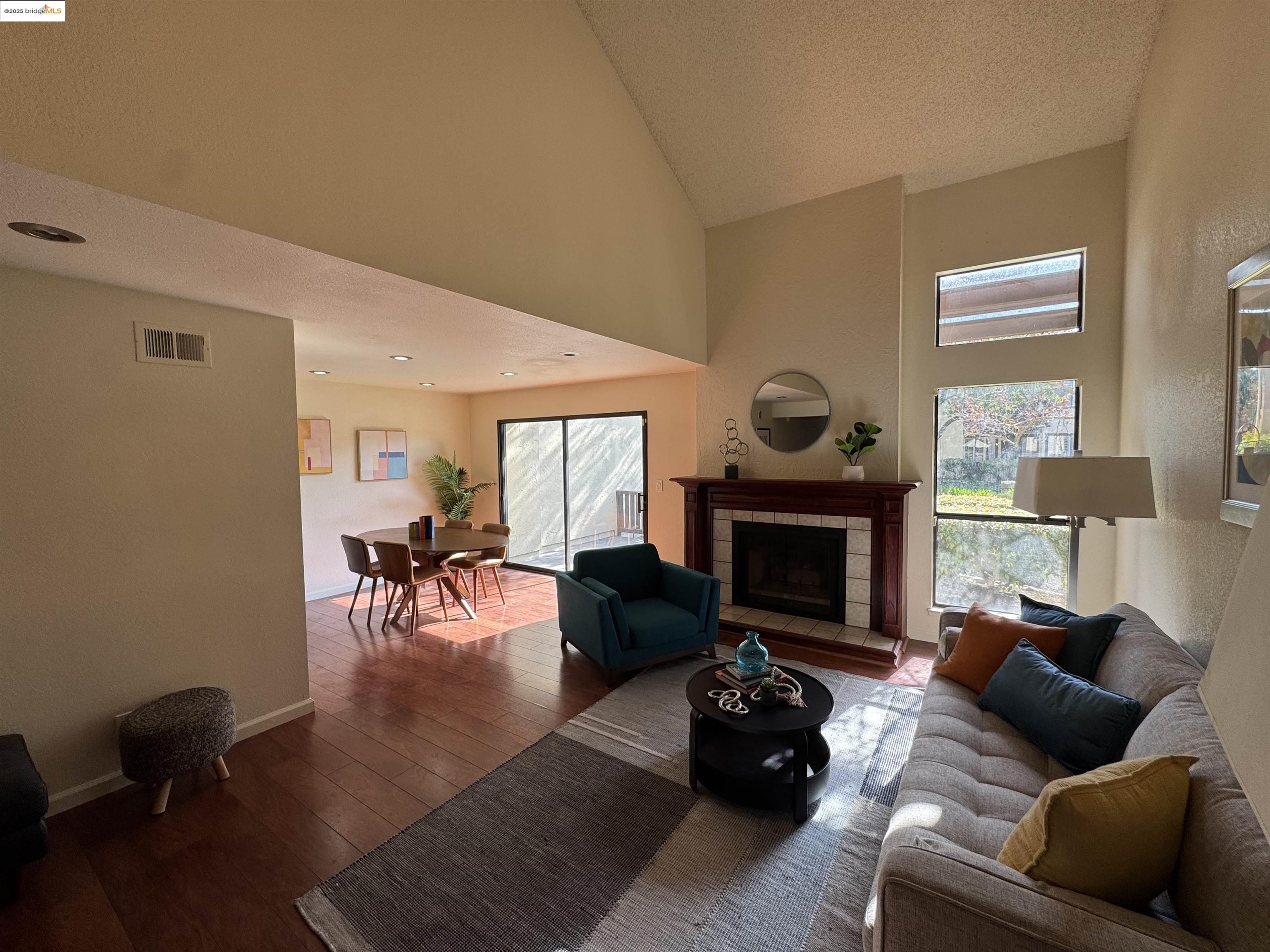 Detail Gallery Image 5 of 40 For 14415 Seagate Drive, San Leandro,  CA 94577-6405 - 3 Beds | 2/1 Baths
