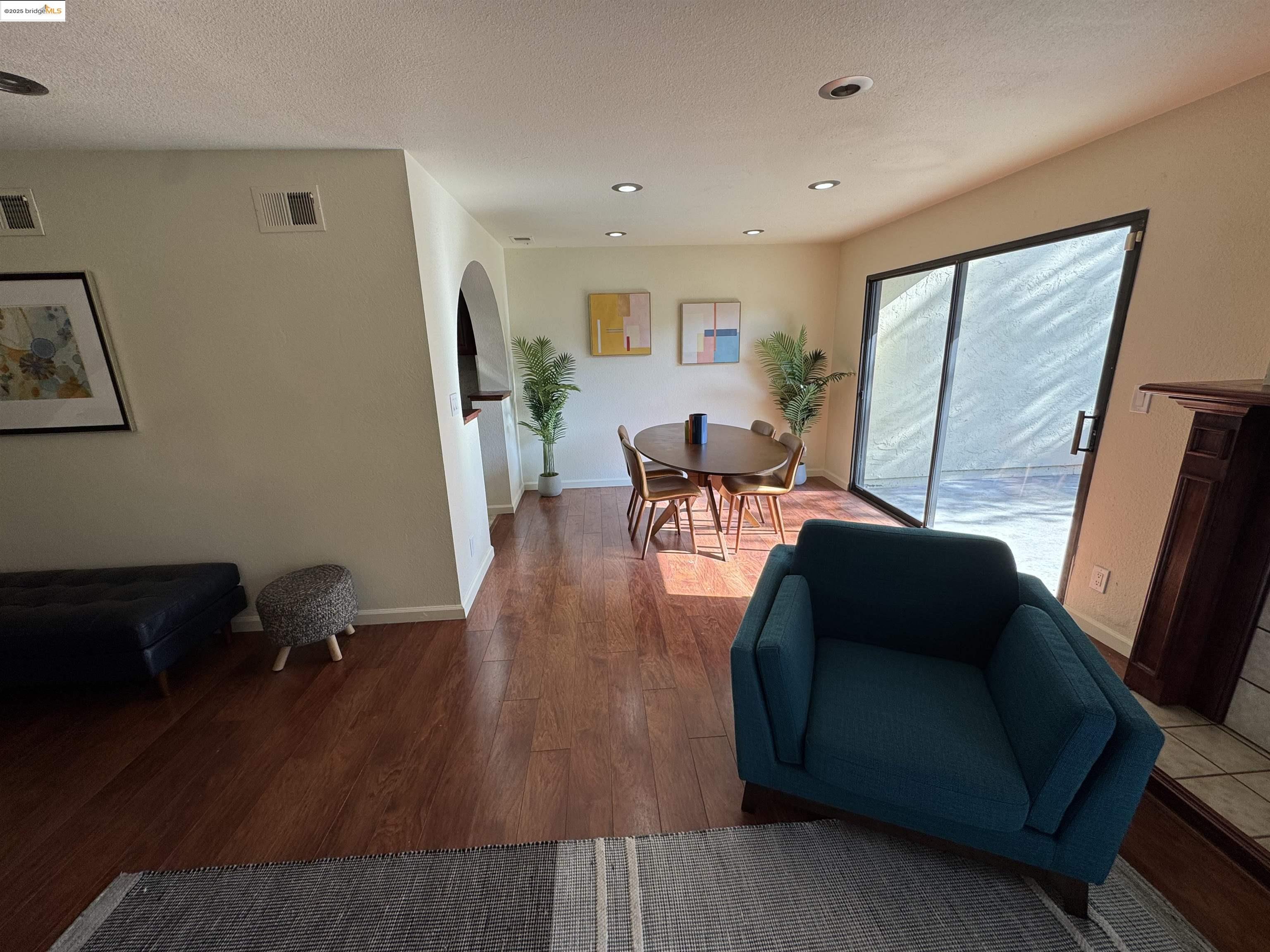Detail Gallery Image 6 of 40 For 14415 Seagate Drive, San Leandro,  CA 94577-6405 - 3 Beds | 2/1 Baths