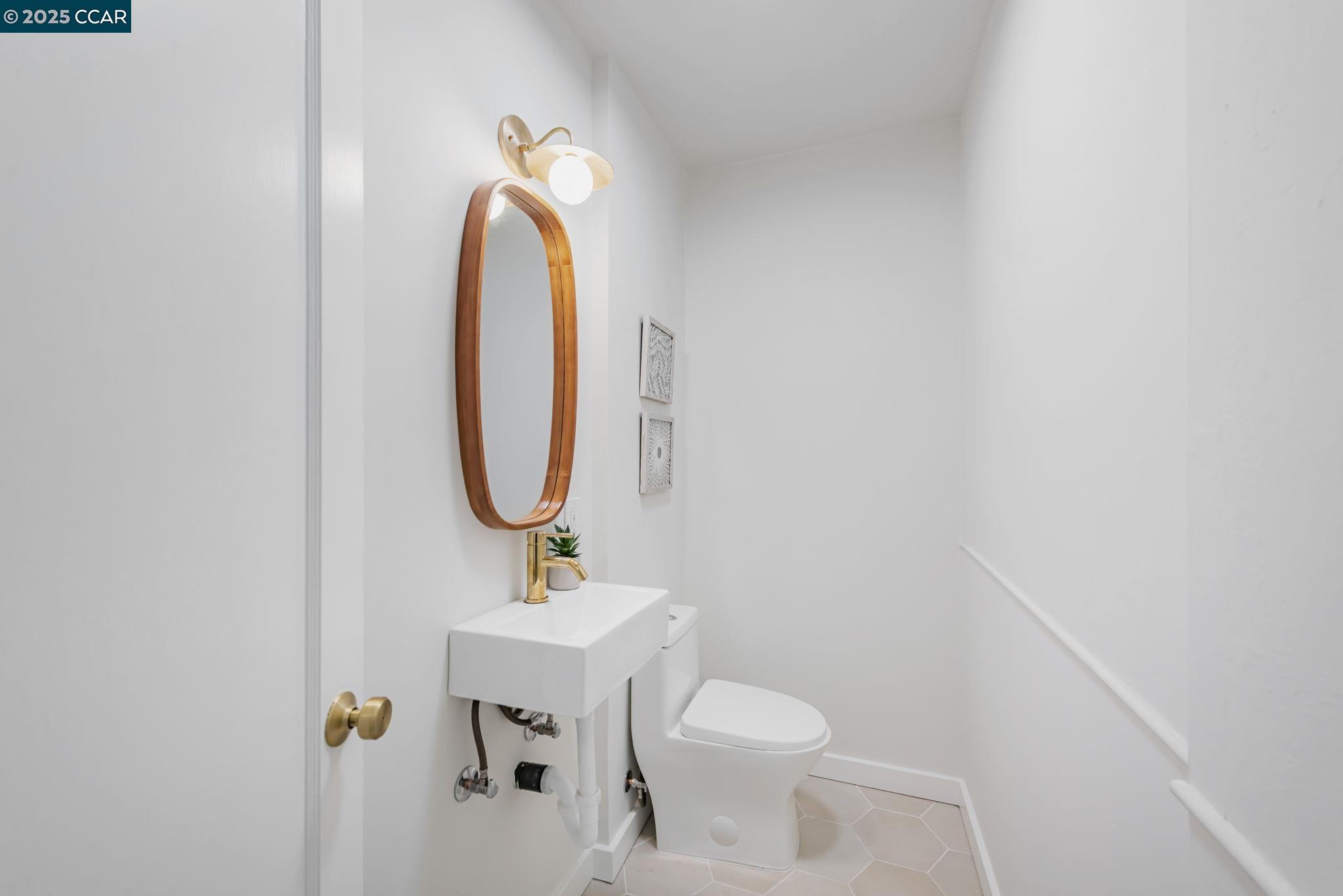 Detail Gallery Image 26 of 47 For 3056 Roxbury Ave, Oakland,  CA 94605 - 3 Beds | 1/1 Baths