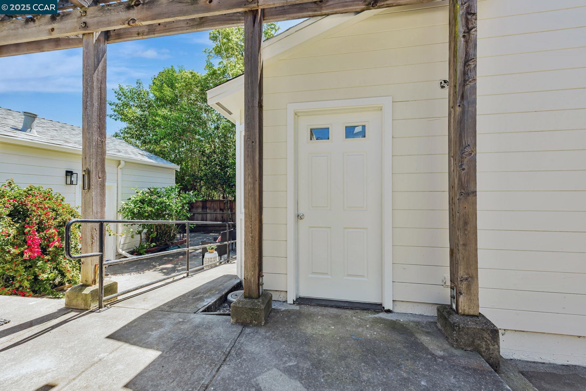 Detail Gallery Image 36 of 47 For 3056 Roxbury Ave, Oakland,  CA 94605 - 3 Beds | 1/1 Baths