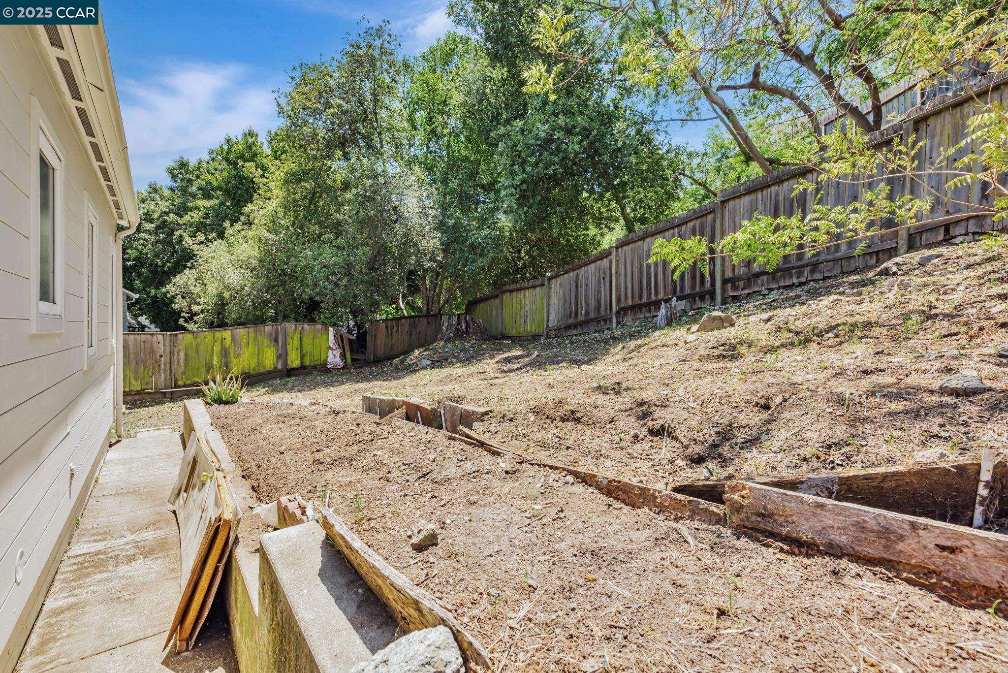 Detail Gallery Image 45 of 47 For 3056 Roxbury Ave, Oakland,  CA 94605 - 3 Beds | 1/1 Baths