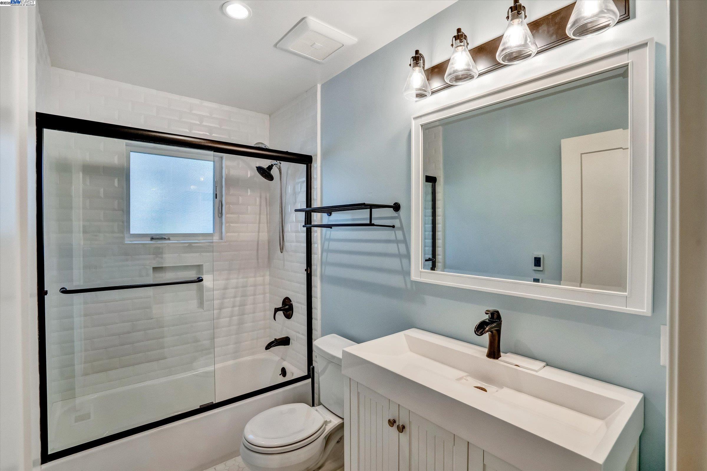 Detail Gallery Image 13 of 22 For 1251 Madera Ave, Menlo Park,  CA 94025 - 3 Beds | 2 Baths