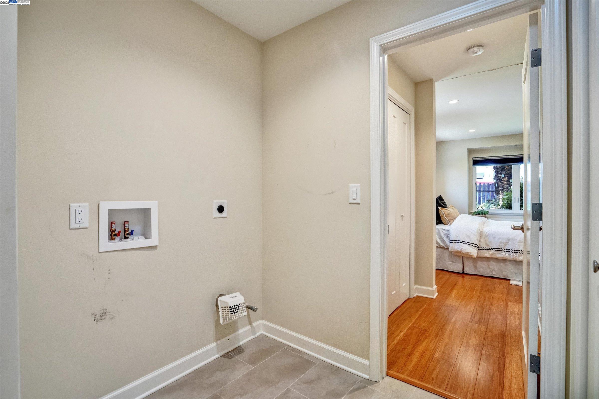 Detail Gallery Image 14 of 22 For 1251 Madera Ave, Menlo Park,  CA 94025 - 3 Beds | 2 Baths