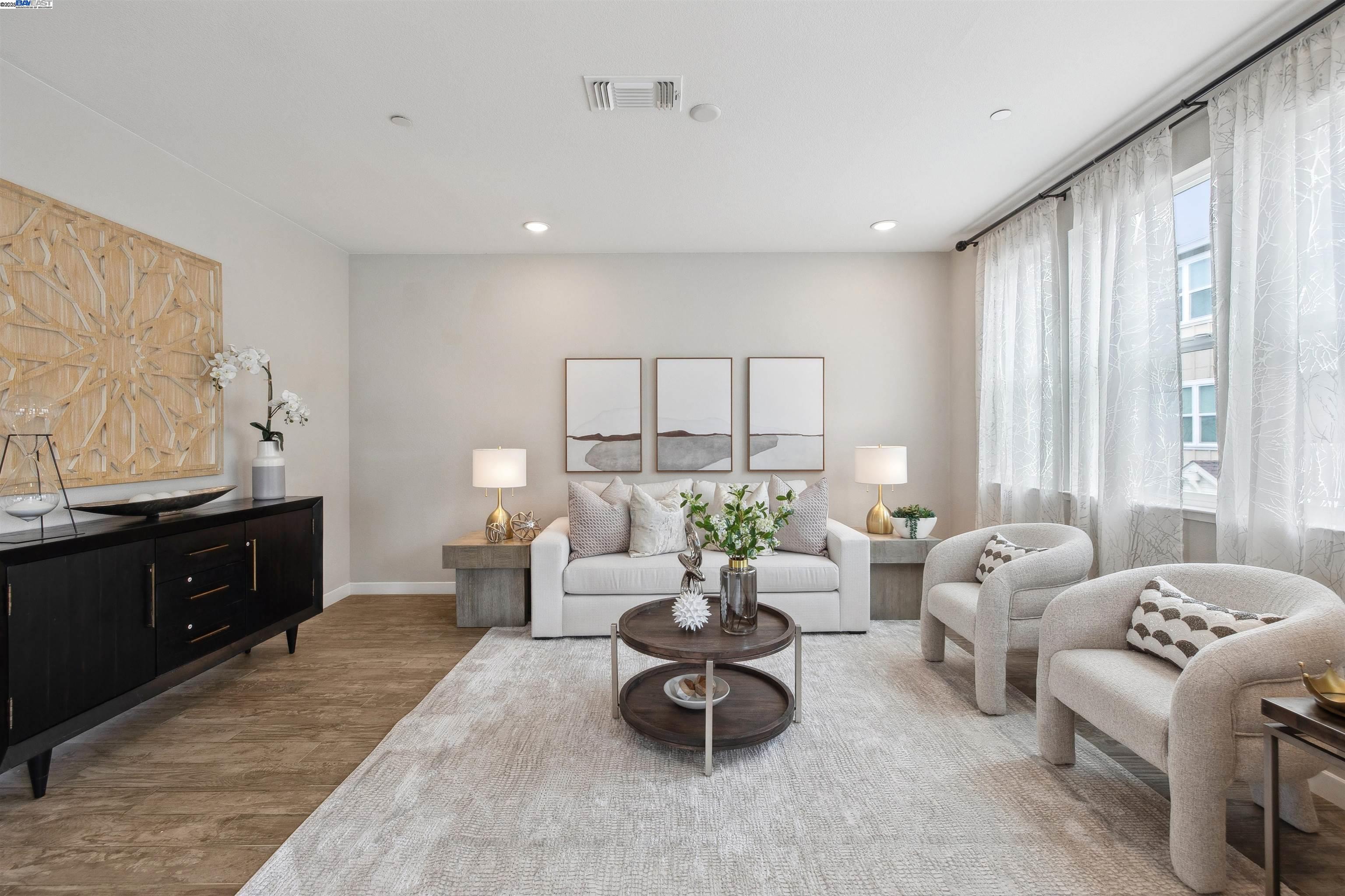 Detail Gallery Image 12 of 33 For 50 Tidal Way, San Mateo,  CA 94401-0000 - 3 Beds | 2/1 Baths