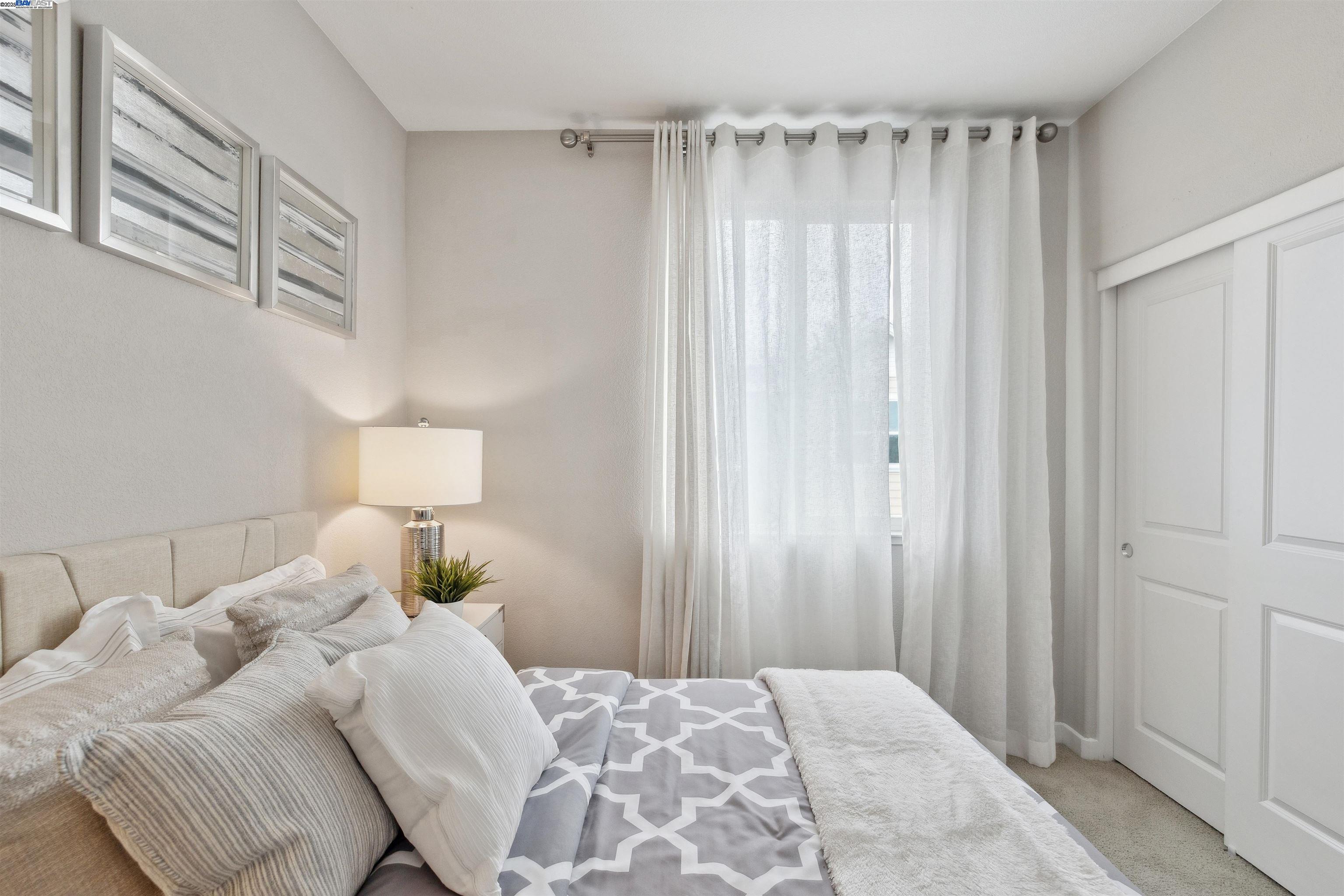 Detail Gallery Image 25 of 33 For 50 Tidal Way, San Mateo,  CA 94401-0000 - 3 Beds | 2/1 Baths