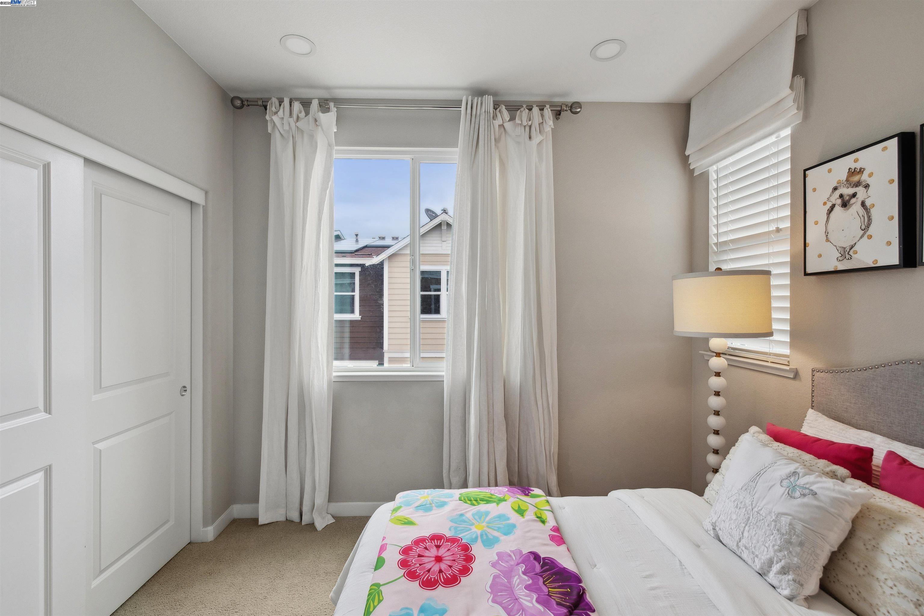 Detail Gallery Image 27 of 33 For 50 Tidal Way, San Mateo,  CA 94401-0000 - 3 Beds | 2/1 Baths