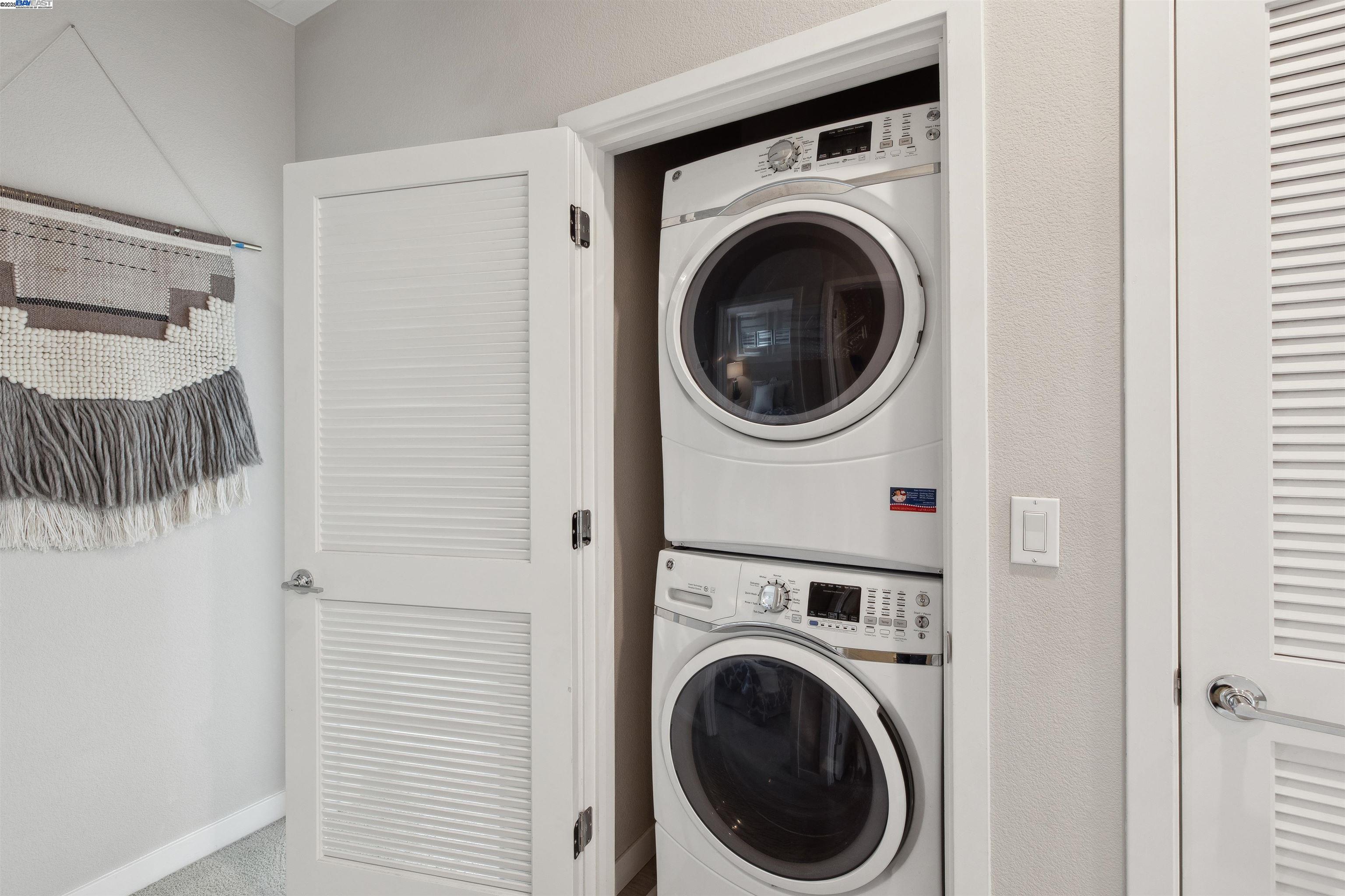Detail Gallery Image 29 of 33 For 50 Tidal Way, San Mateo,  CA 94401-0000 - 3 Beds | 2/1 Baths