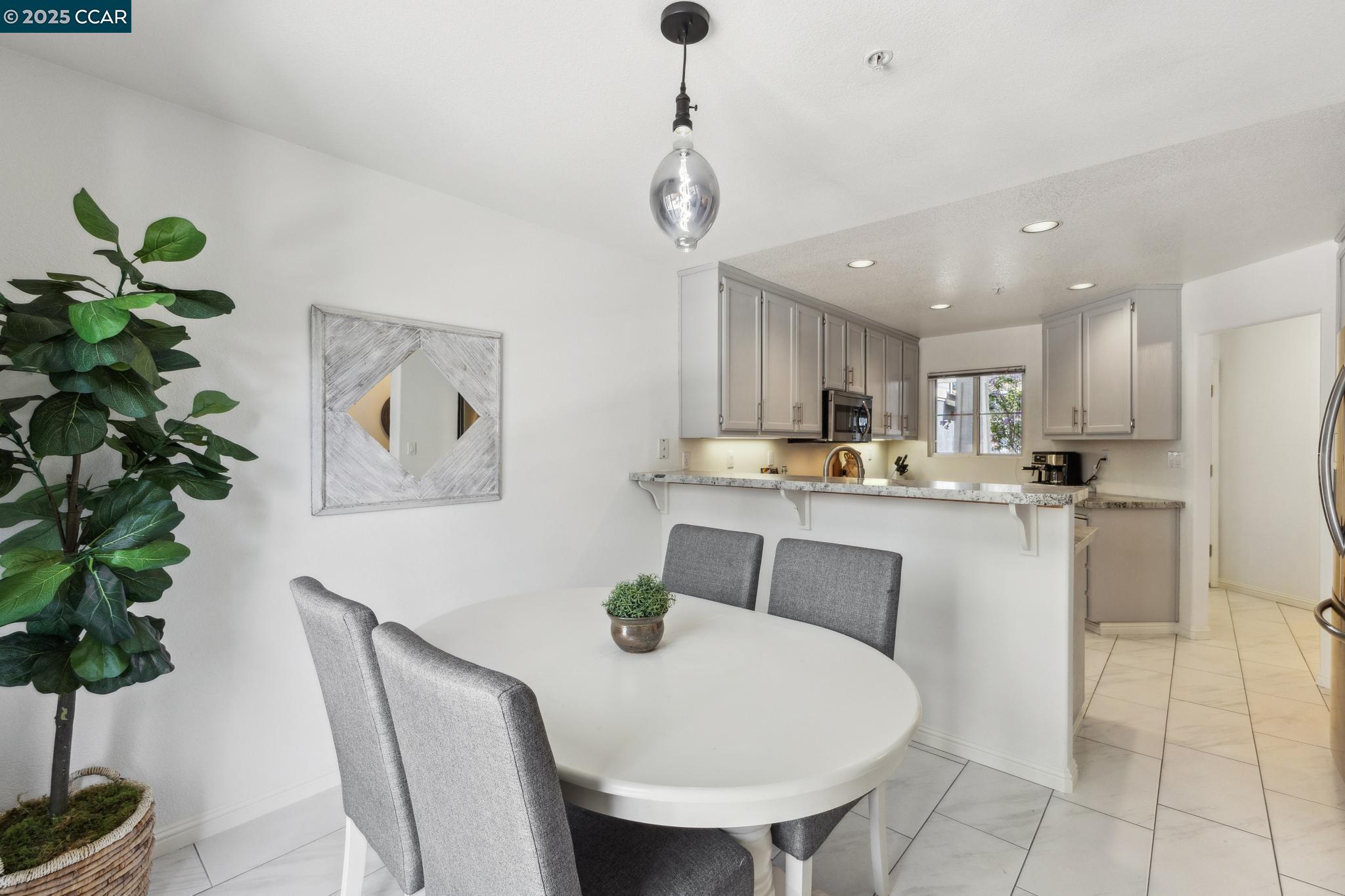 Detail Gallery Image 16 of 51 For 1810 Corte Cava, Livermore,  CA 94551 - 3 Beds | 2/1 Baths