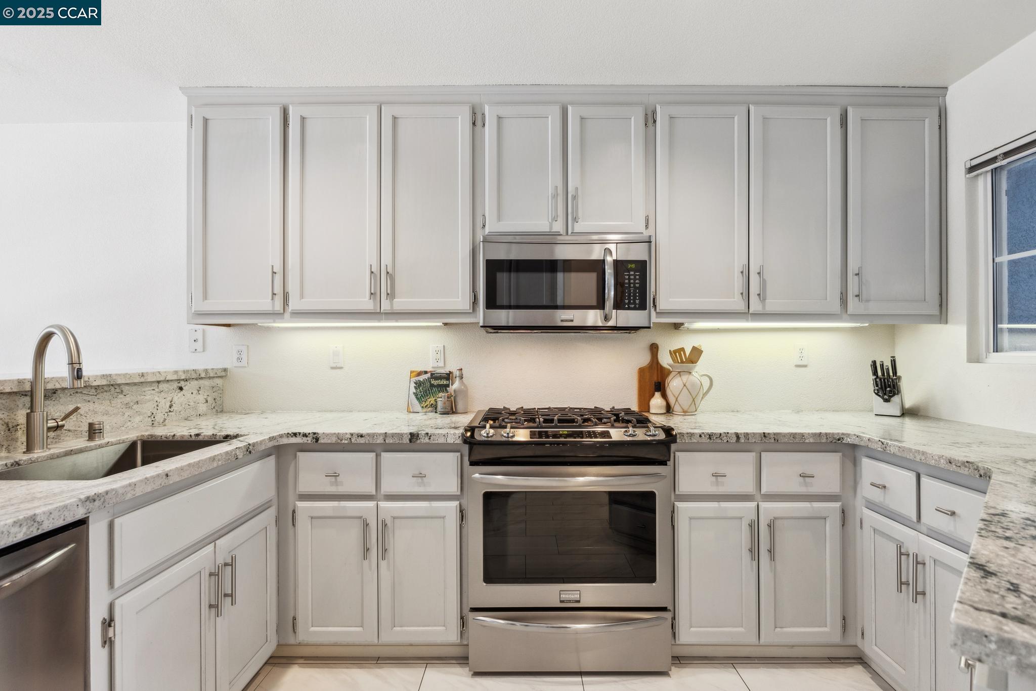 Detail Gallery Image 21 of 51 For 1810 Corte Cava, Livermore,  CA 94551 - 3 Beds | 2/1 Baths