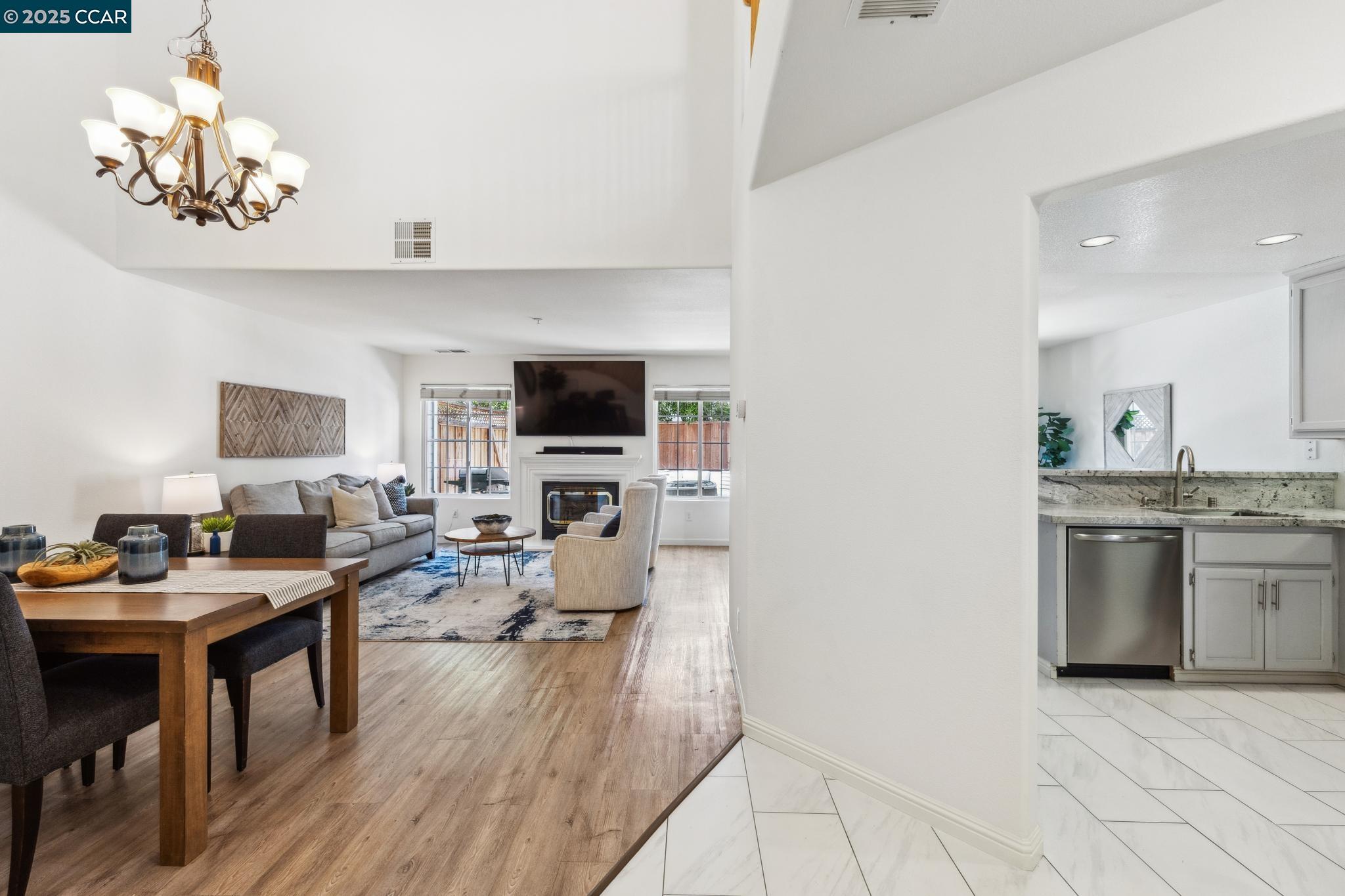 Detail Gallery Image 7 of 51 For 1810 Corte Cava, Livermore,  CA 94551 - 3 Beds | 2/1 Baths