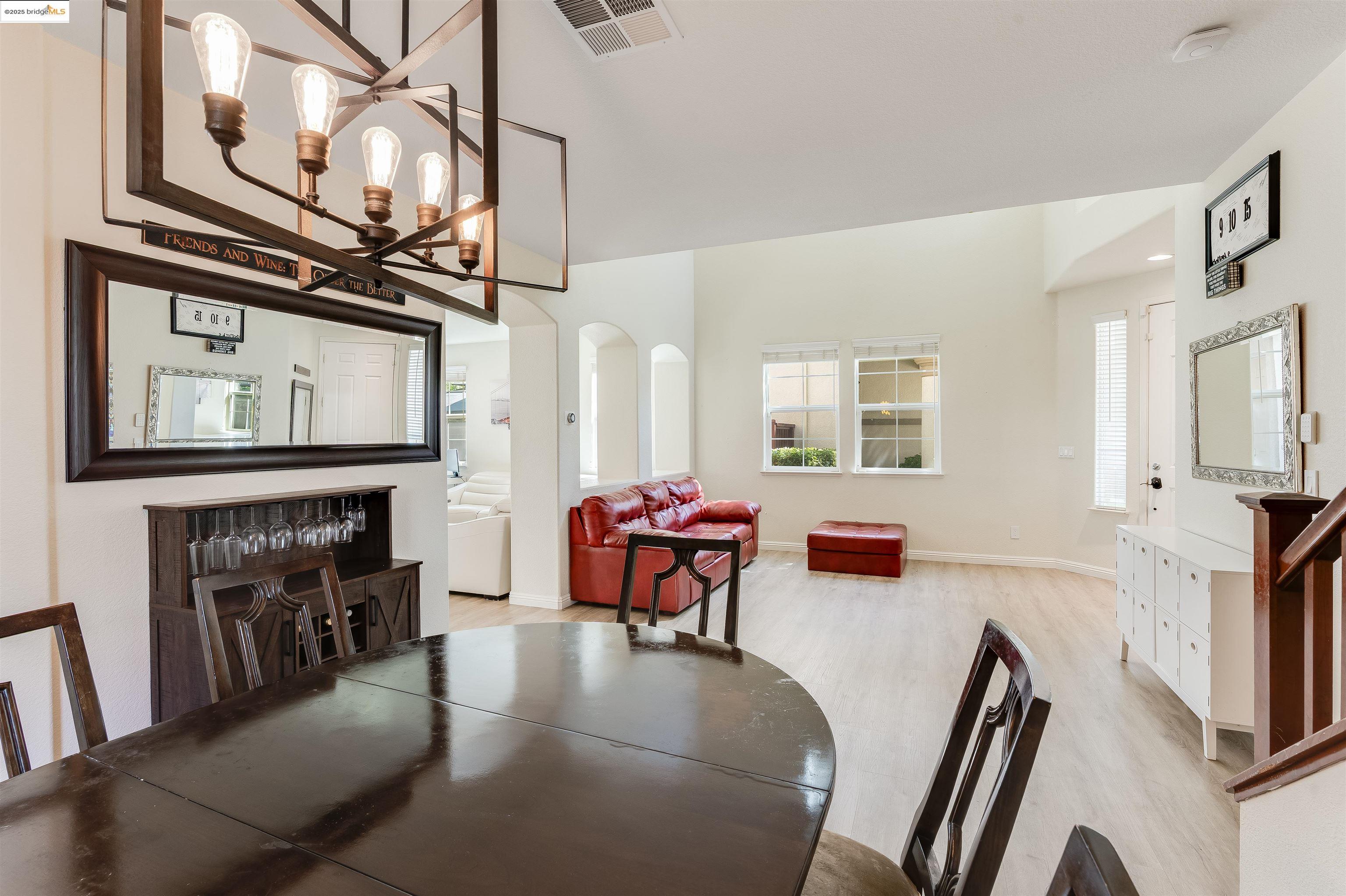 Detail Gallery Image 12 of 56 For 569 Primitivo Ct, Fairfield,  CA 94534 - 4 Beds | 2/1 Baths