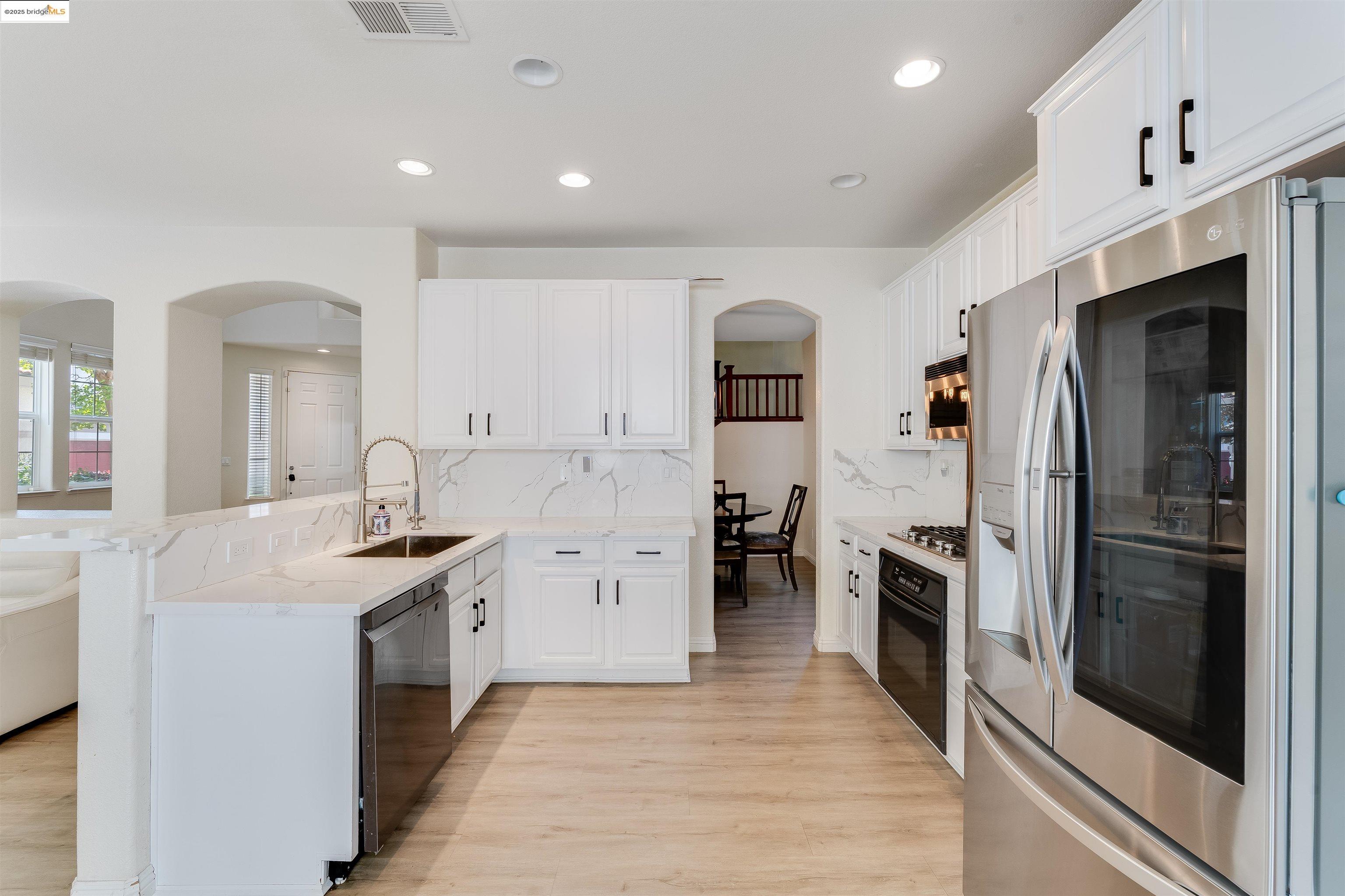 Detail Gallery Image 17 of 56 For 569 Primitivo Ct, Fairfield,  CA 94534 - 4 Beds | 2/1 Baths