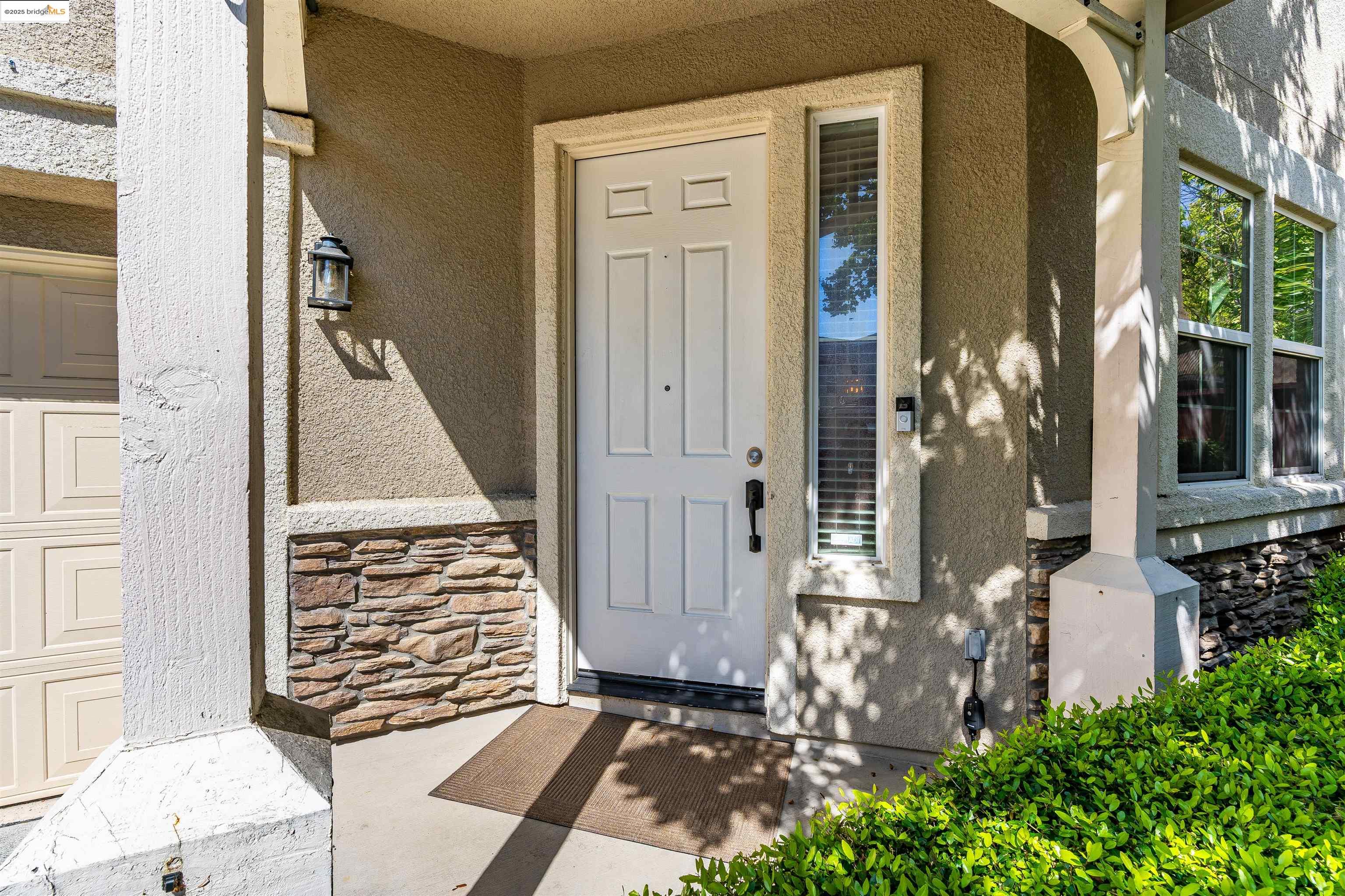 Detail Gallery Image 4 of 56 For 569 Primitivo Ct, Fairfield,  CA 94534 - 4 Beds | 2/1 Baths