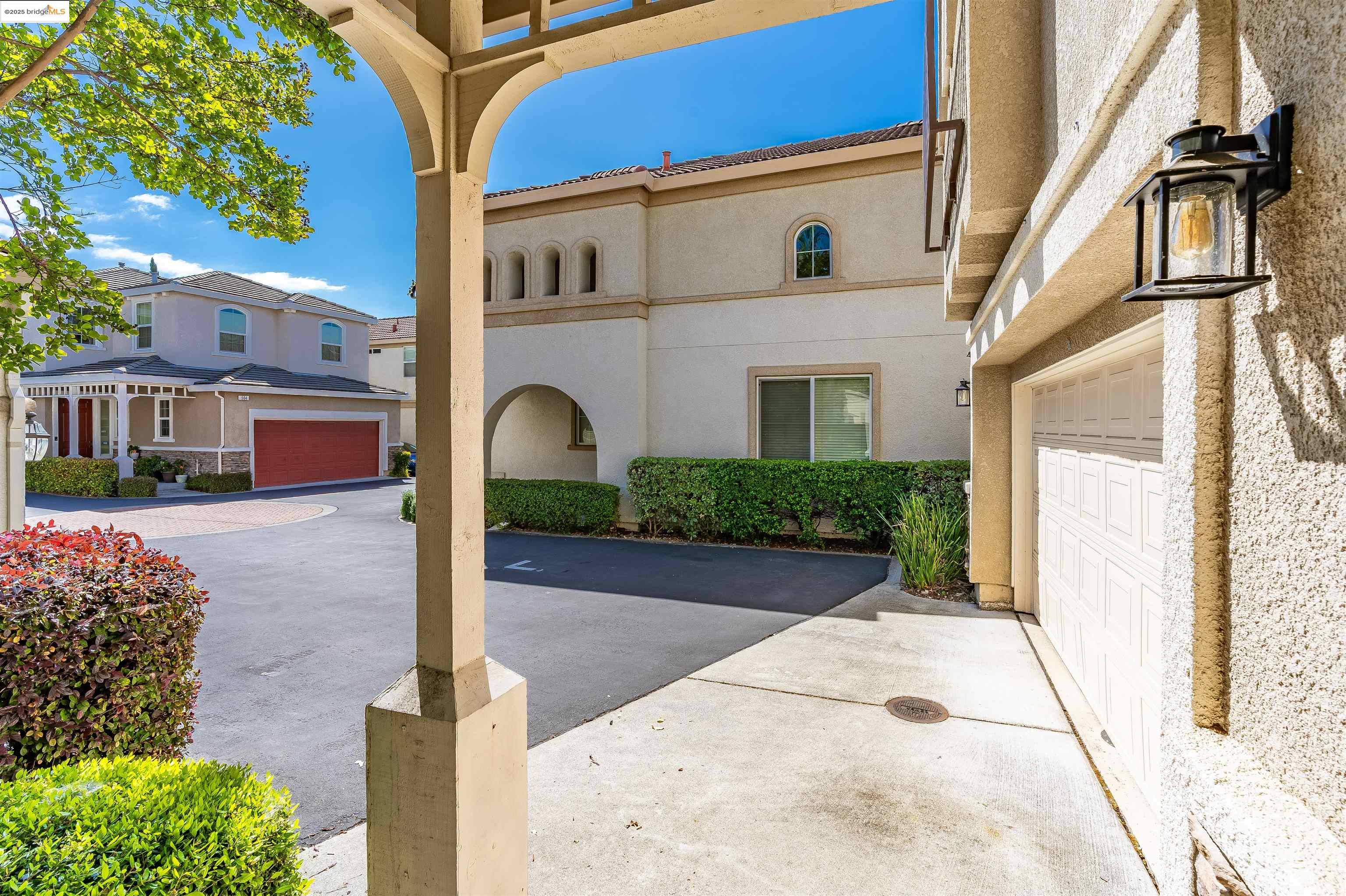 Detail Gallery Image 5 of 56 For 569 Primitivo Ct, Fairfield,  CA 94534 - 4 Beds | 2/1 Baths