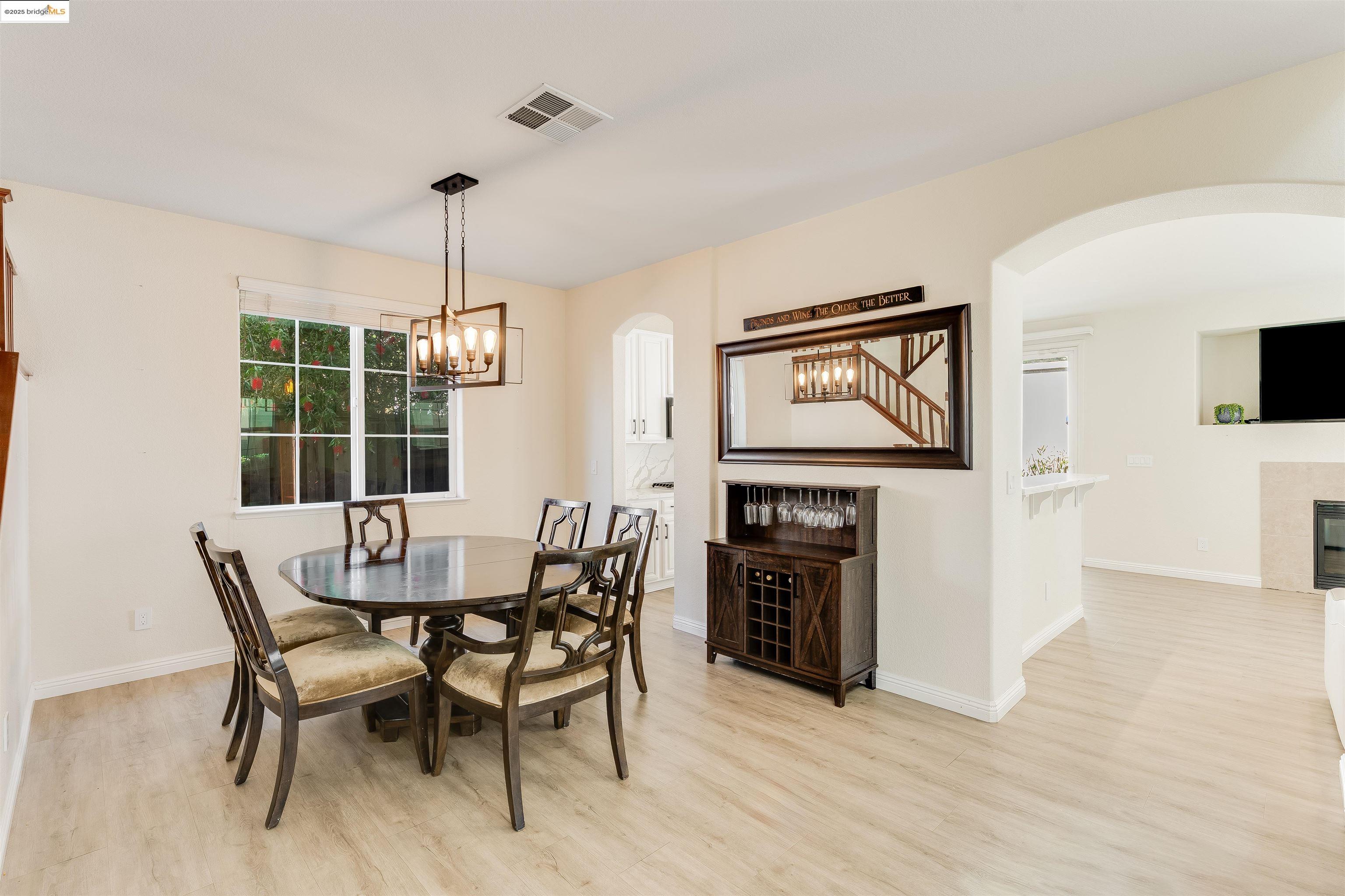 Detail Gallery Image 9 of 56 For 569 Primitivo Ct, Fairfield,  CA 94534 - 4 Beds | 2/1 Baths