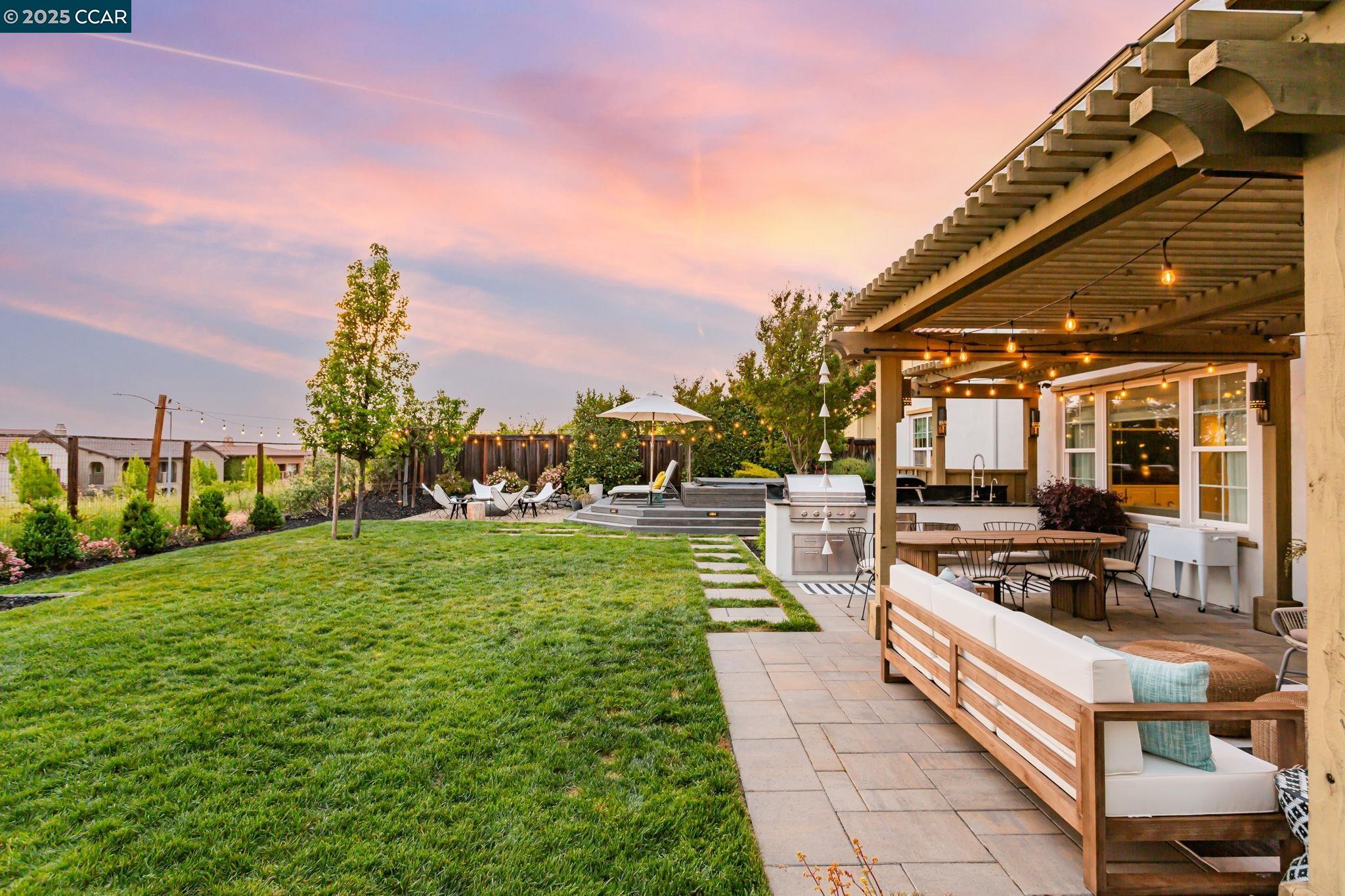Detail Gallery Image 2 of 57 For 5415 Belarus St, Danville,  CA 94506 - 5 Beds | 4/1 Baths