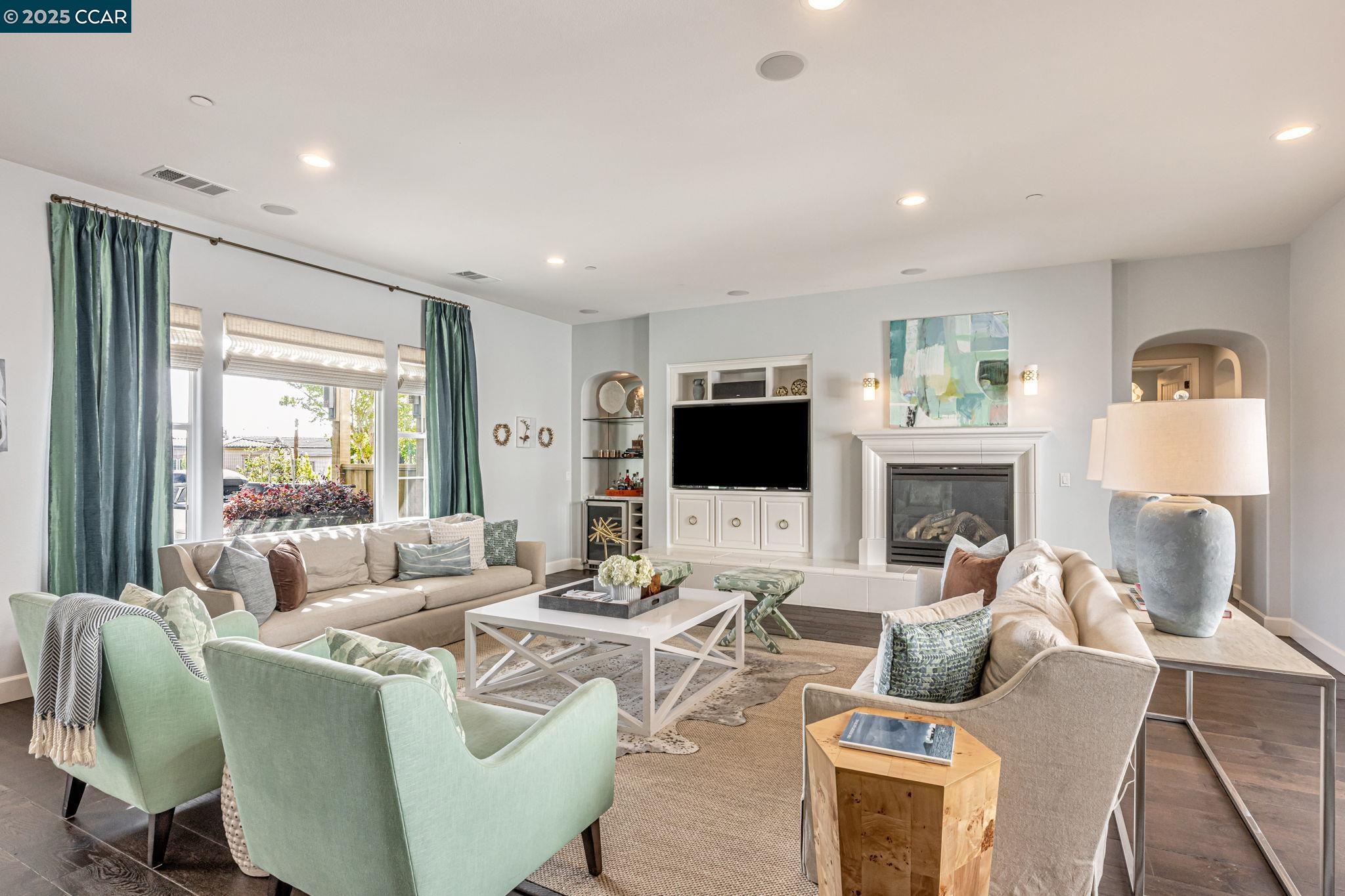 Detail Gallery Image 12 of 57 For 5415 Belarus St, Danville,  CA 94506 - 5 Beds | 4/1 Baths