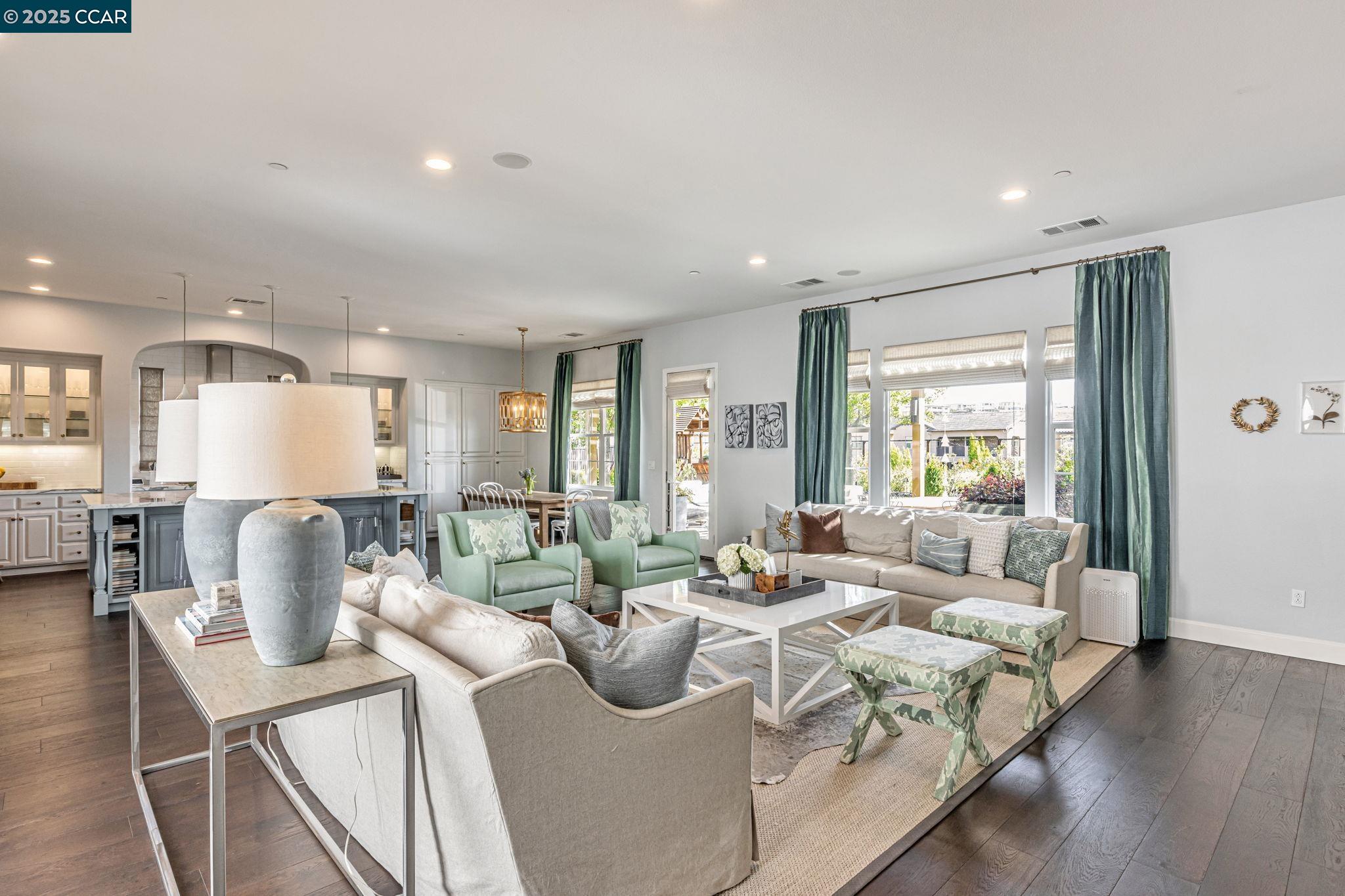 Detail Gallery Image 13 of 57 For 5415 Belarus St, Danville,  CA 94506 - 5 Beds | 4/1 Baths
