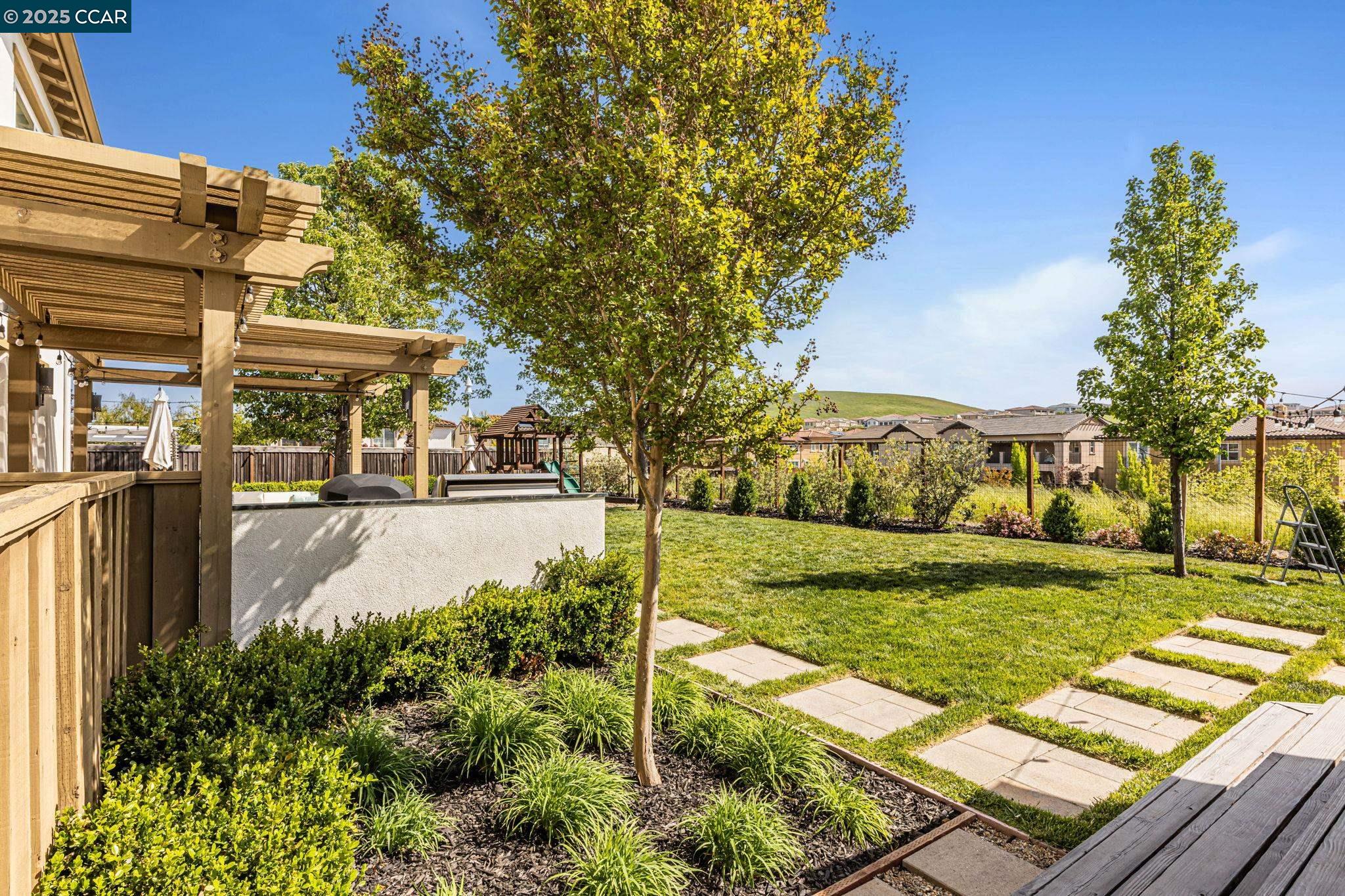 Detail Gallery Image 3 of 57 For 5415 Belarus St, Danville,  CA 94506 - 5 Beds | 4/1 Baths