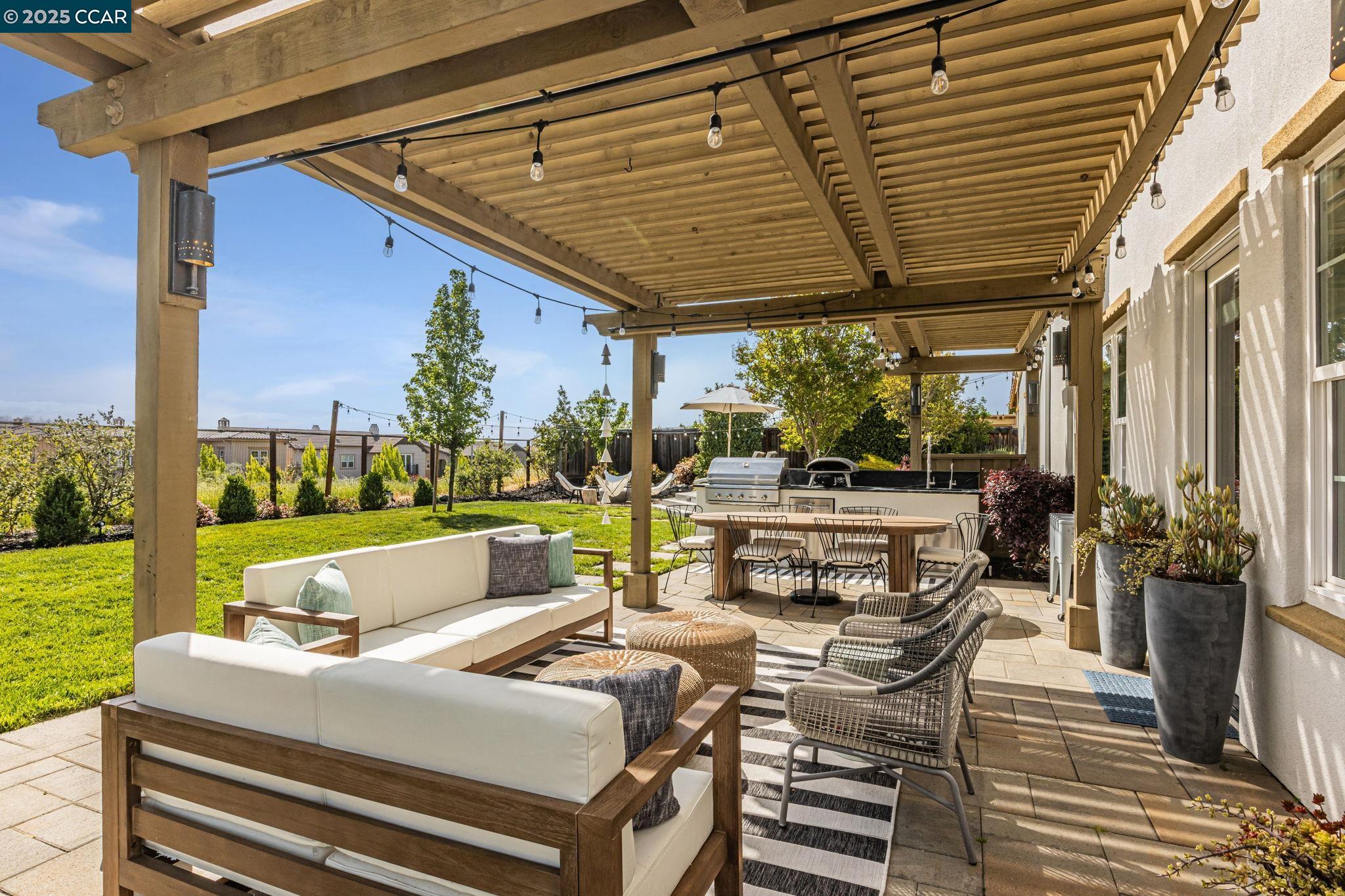 Detail Gallery Image 35 of 57 For 5415 Belarus St, Danville,  CA 94506 - 5 Beds | 4/1 Baths